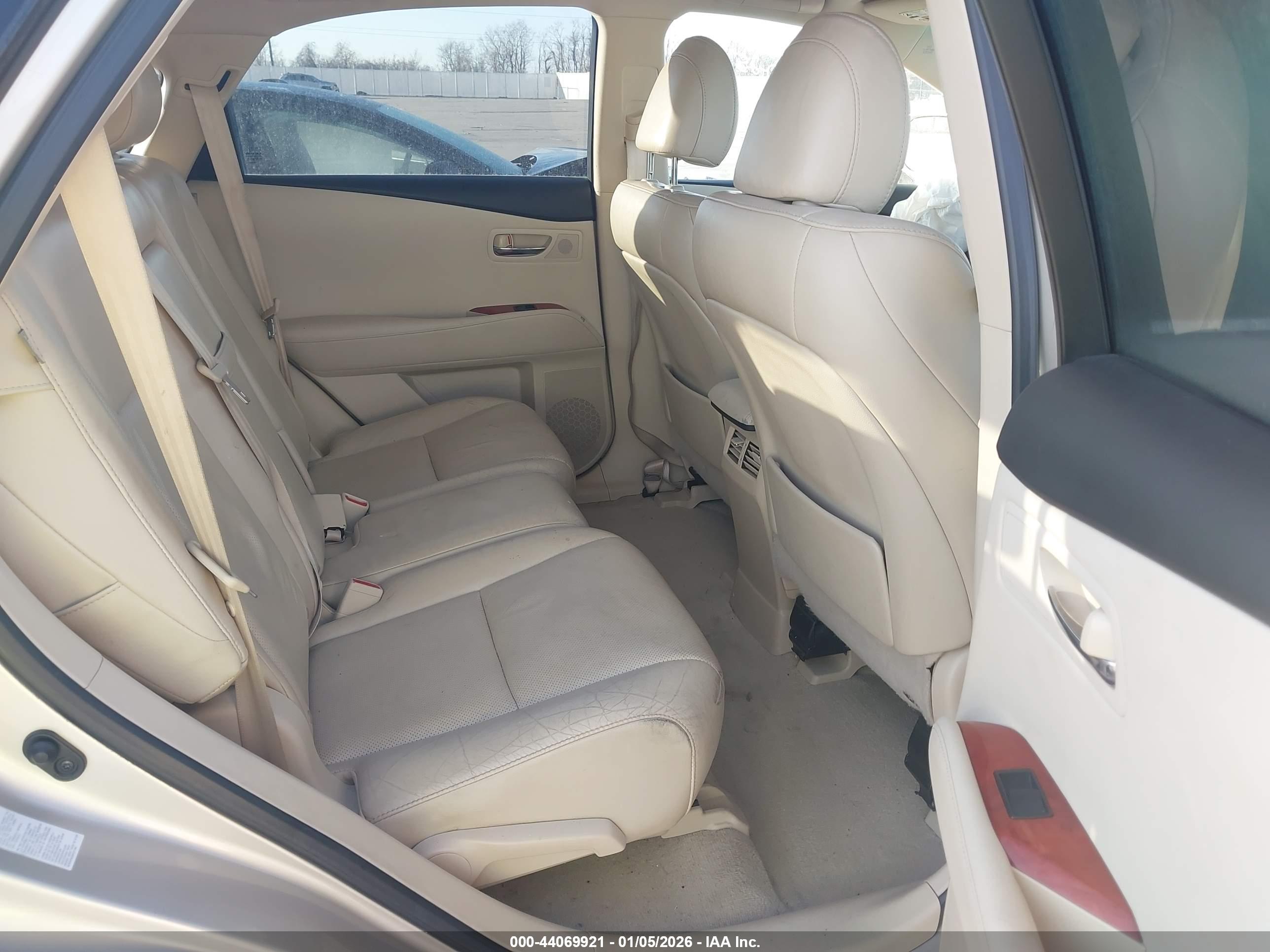 LEXUS RX image 8