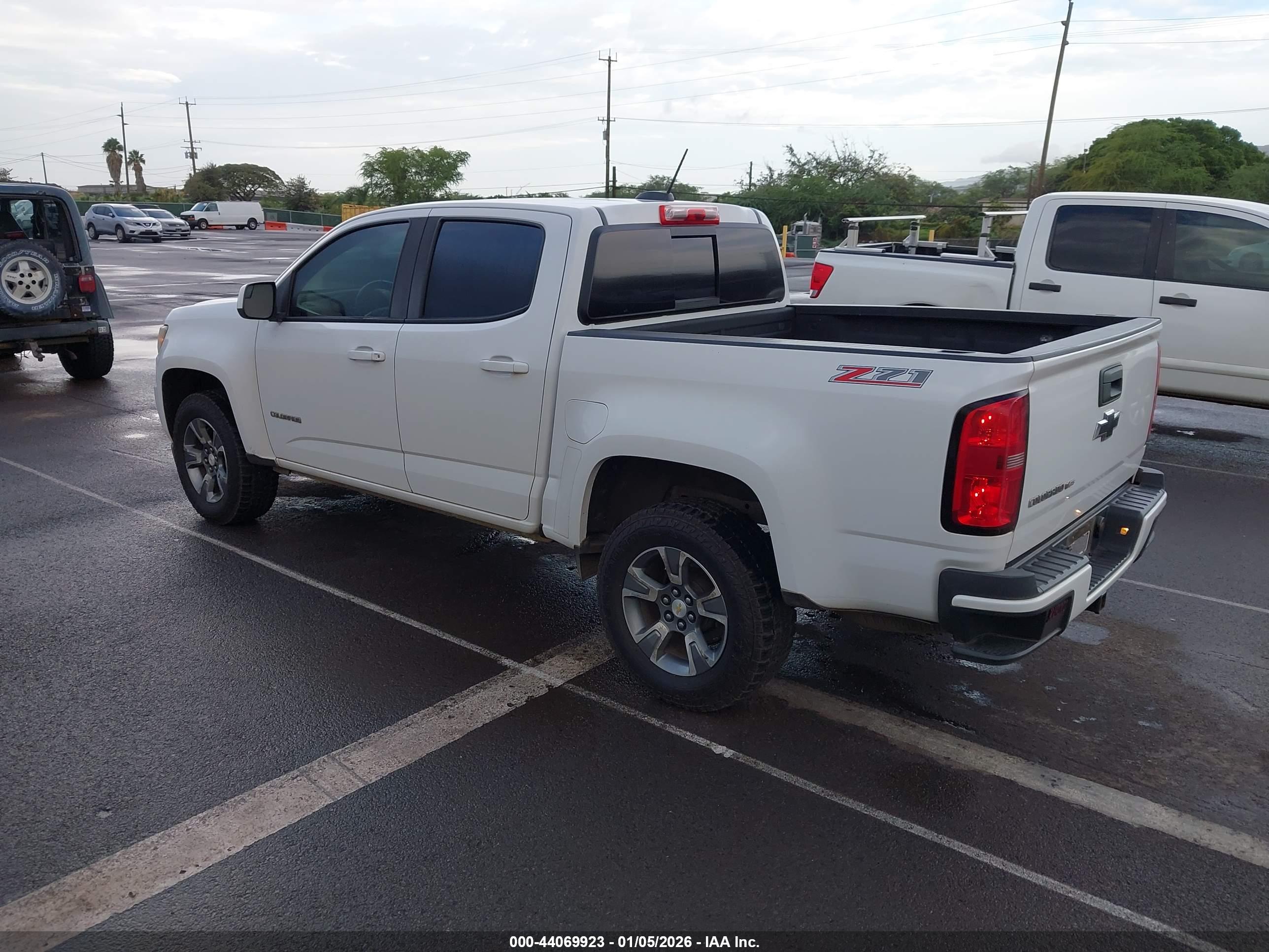 CHEVROLET COLORADO image 3