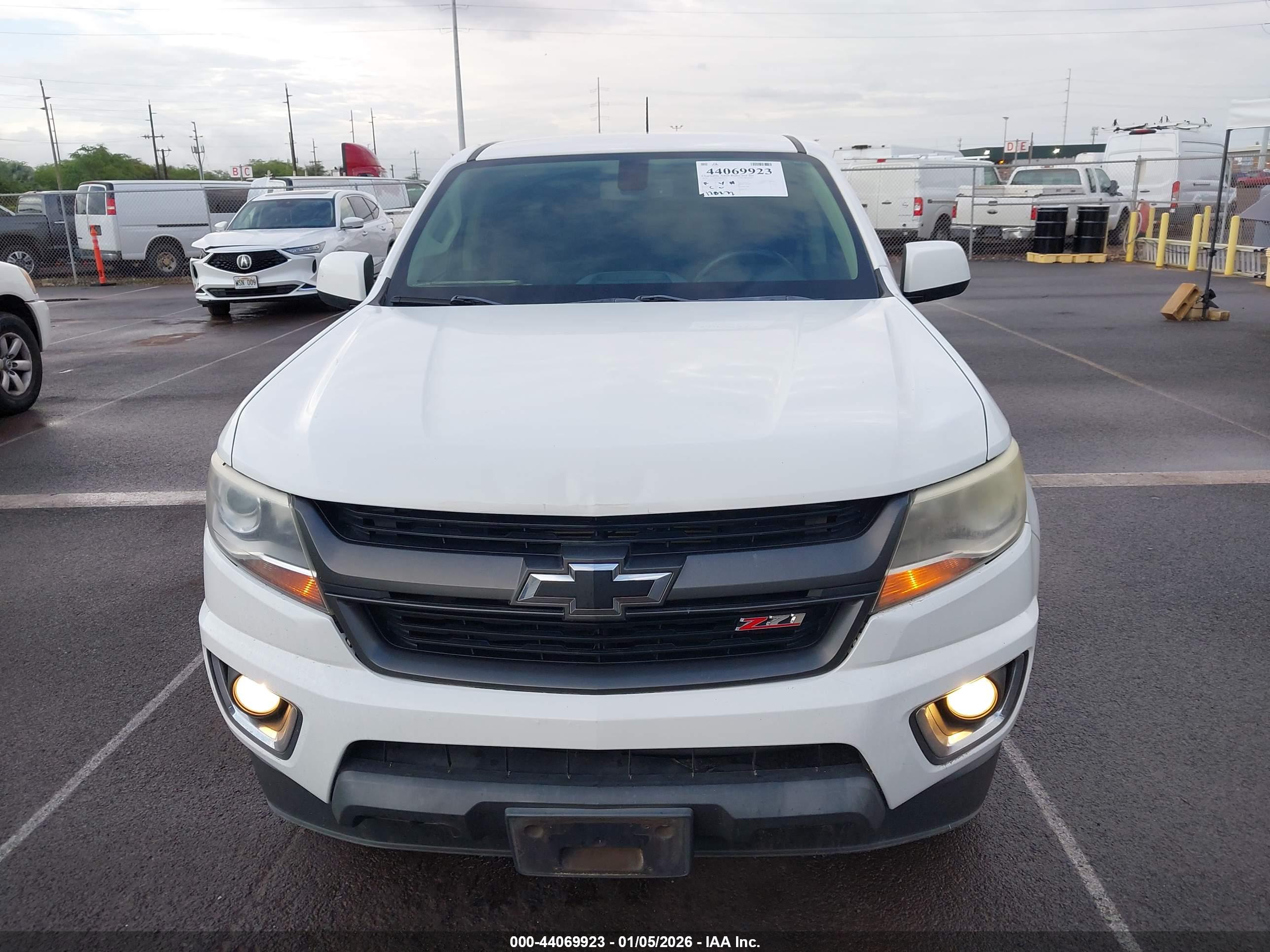 CHEVROLET COLORADO image 6