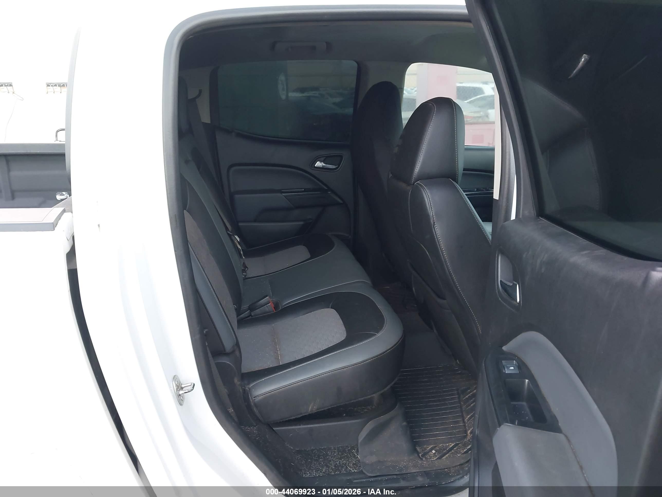 CHEVROLET COLORADO image 8