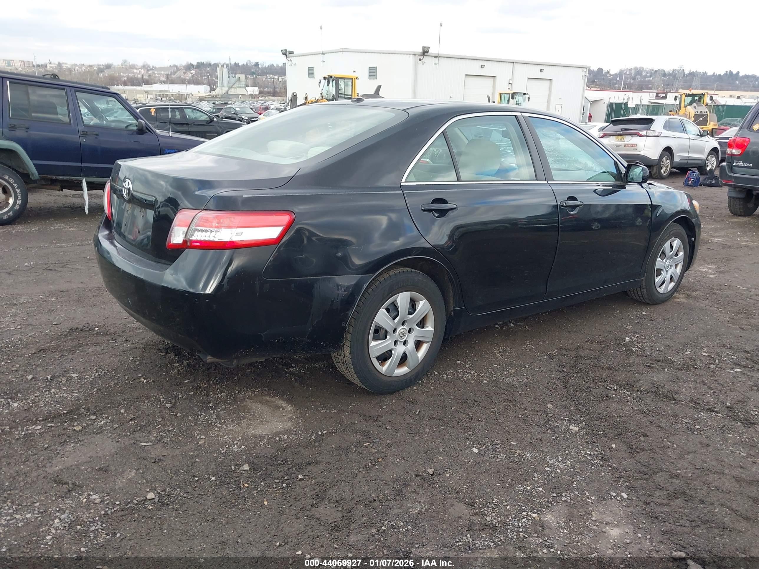 TOYOTA CAMRY image 4