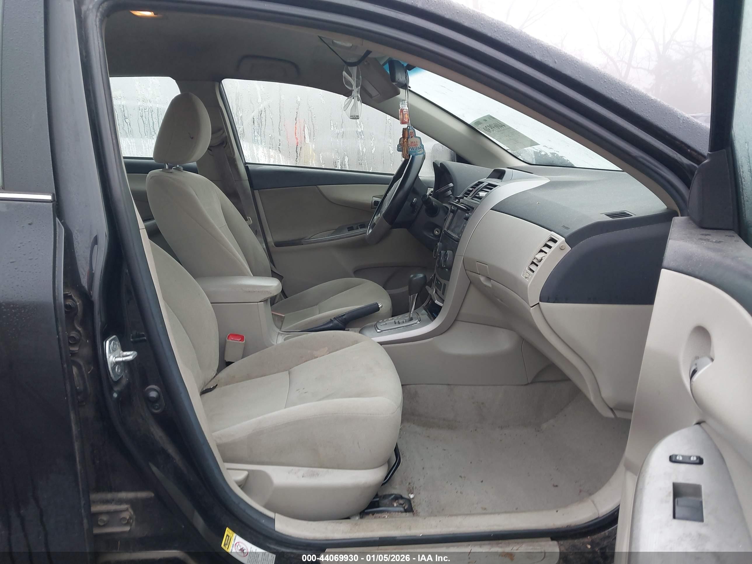 TOYOTA COROLLA image 5