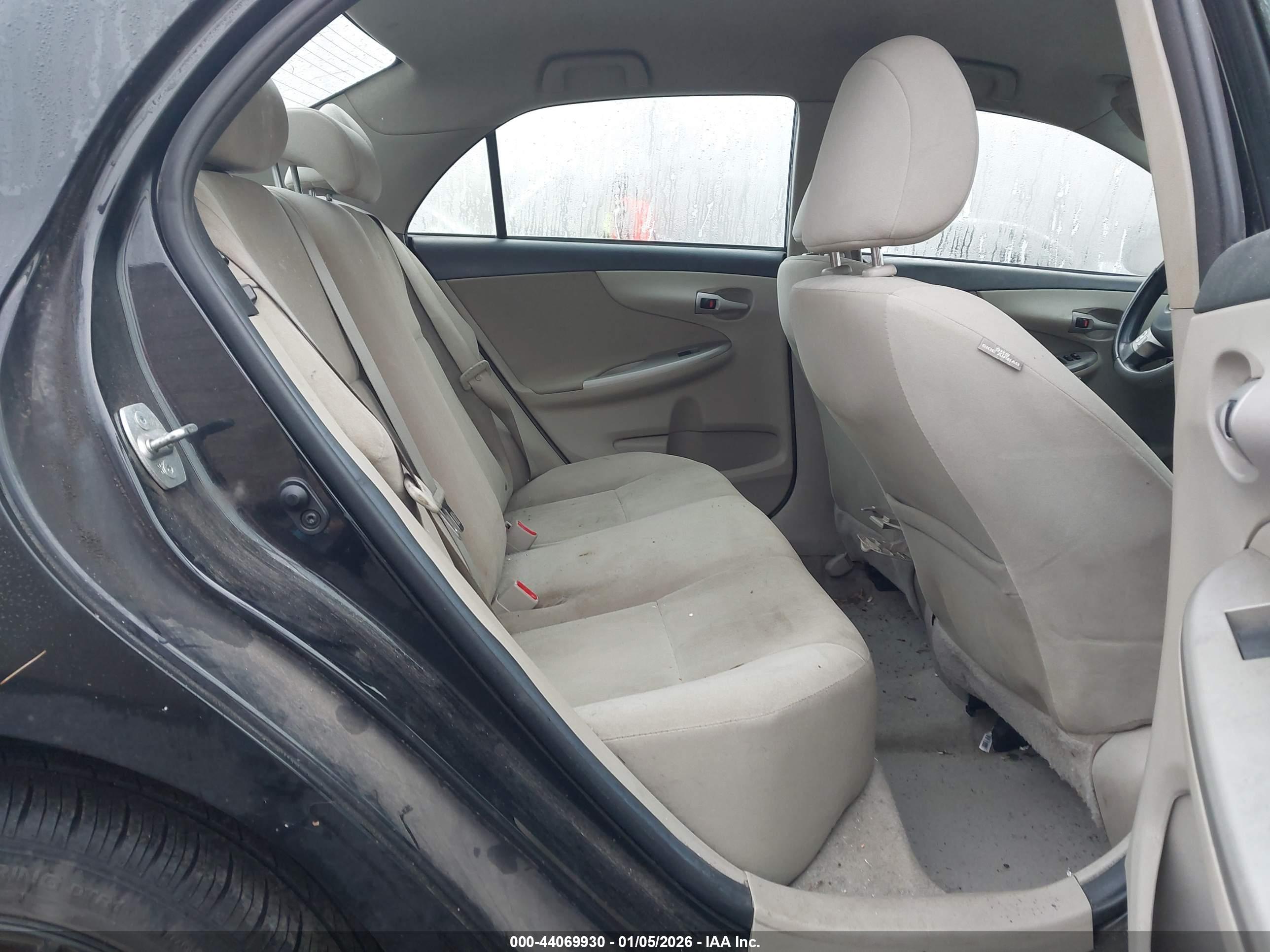 TOYOTA COROLLA image 8