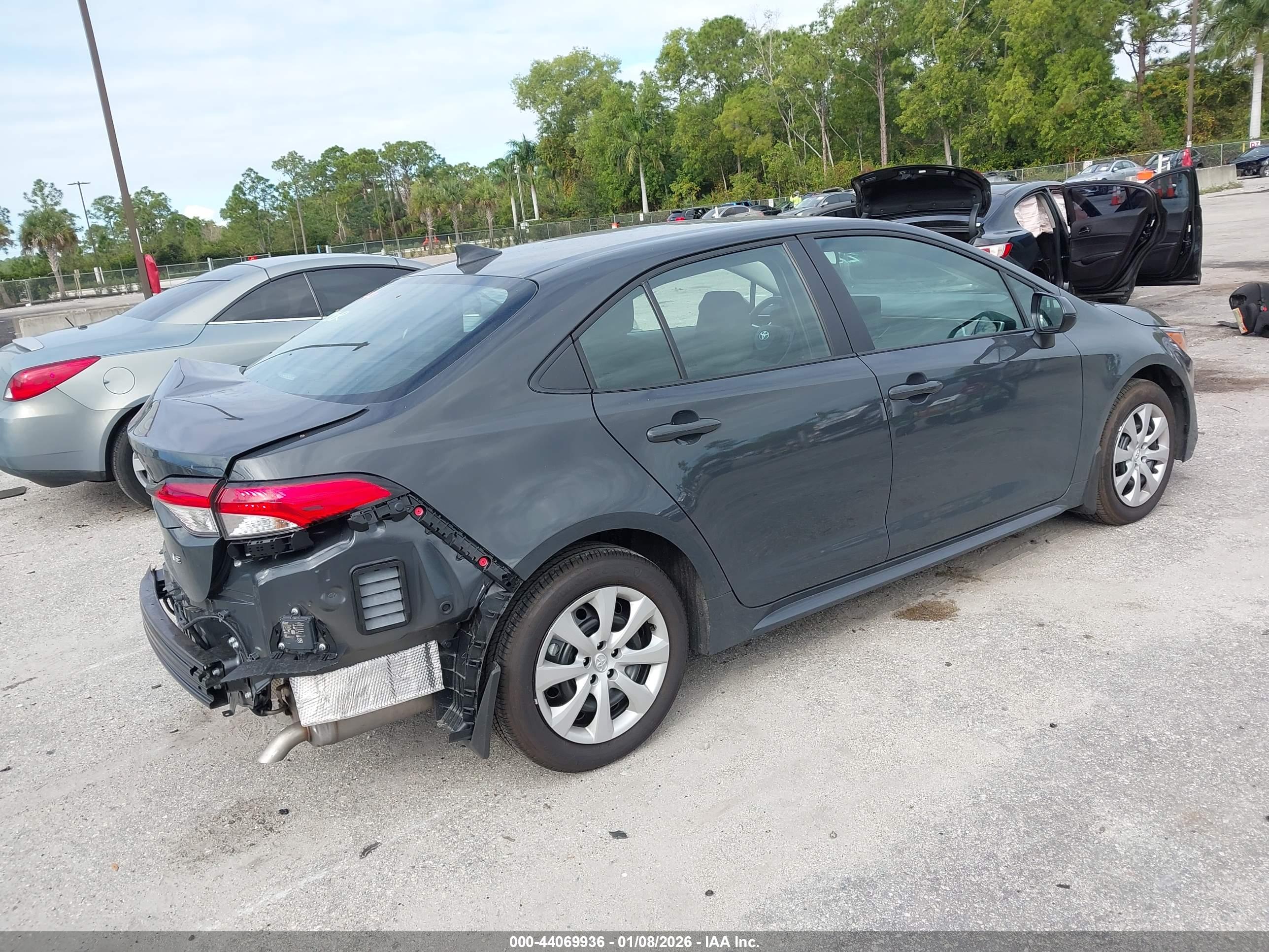 TOYOTA COROLLA image 4