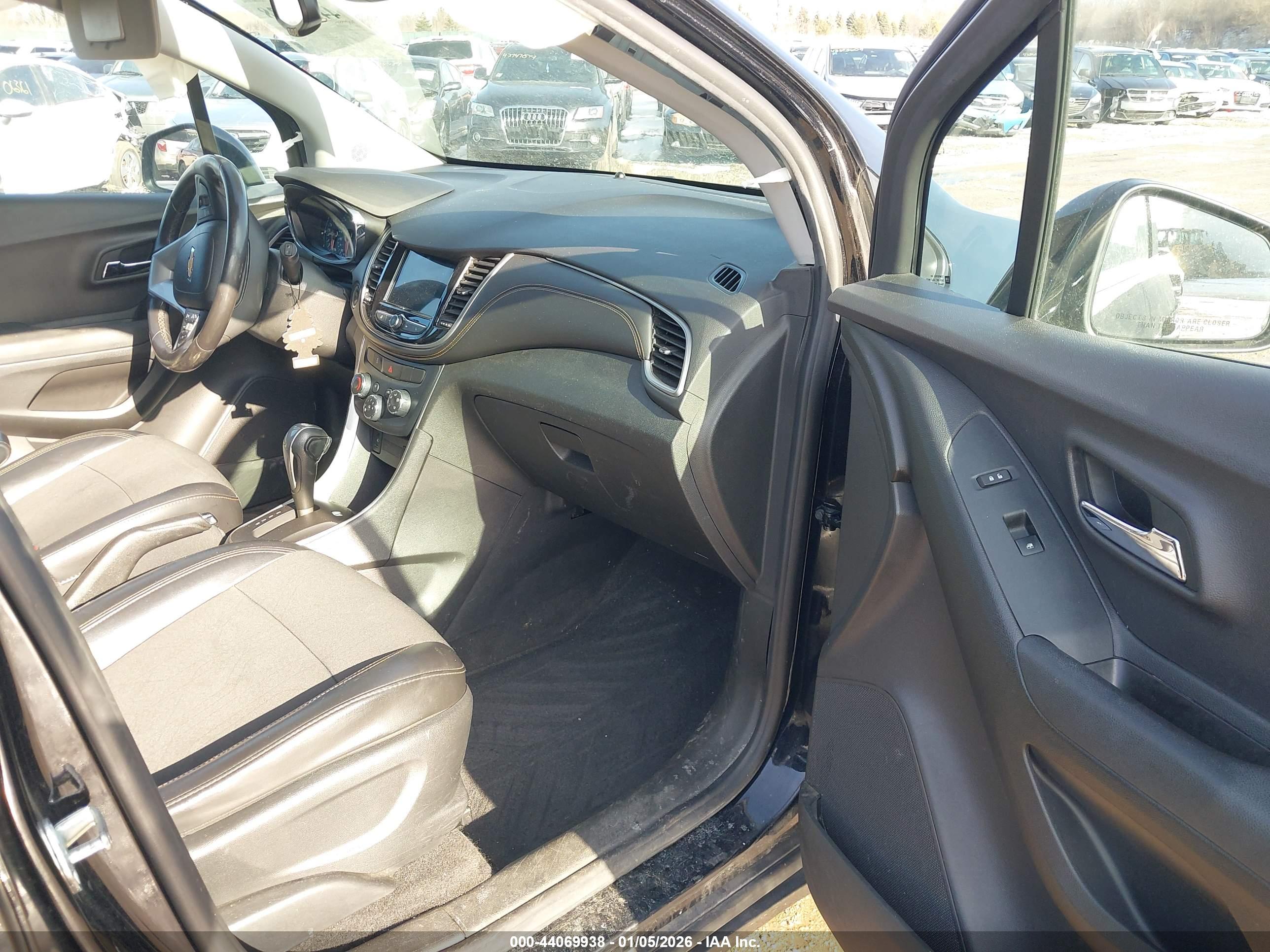 CHEVROLET TRAX image 5