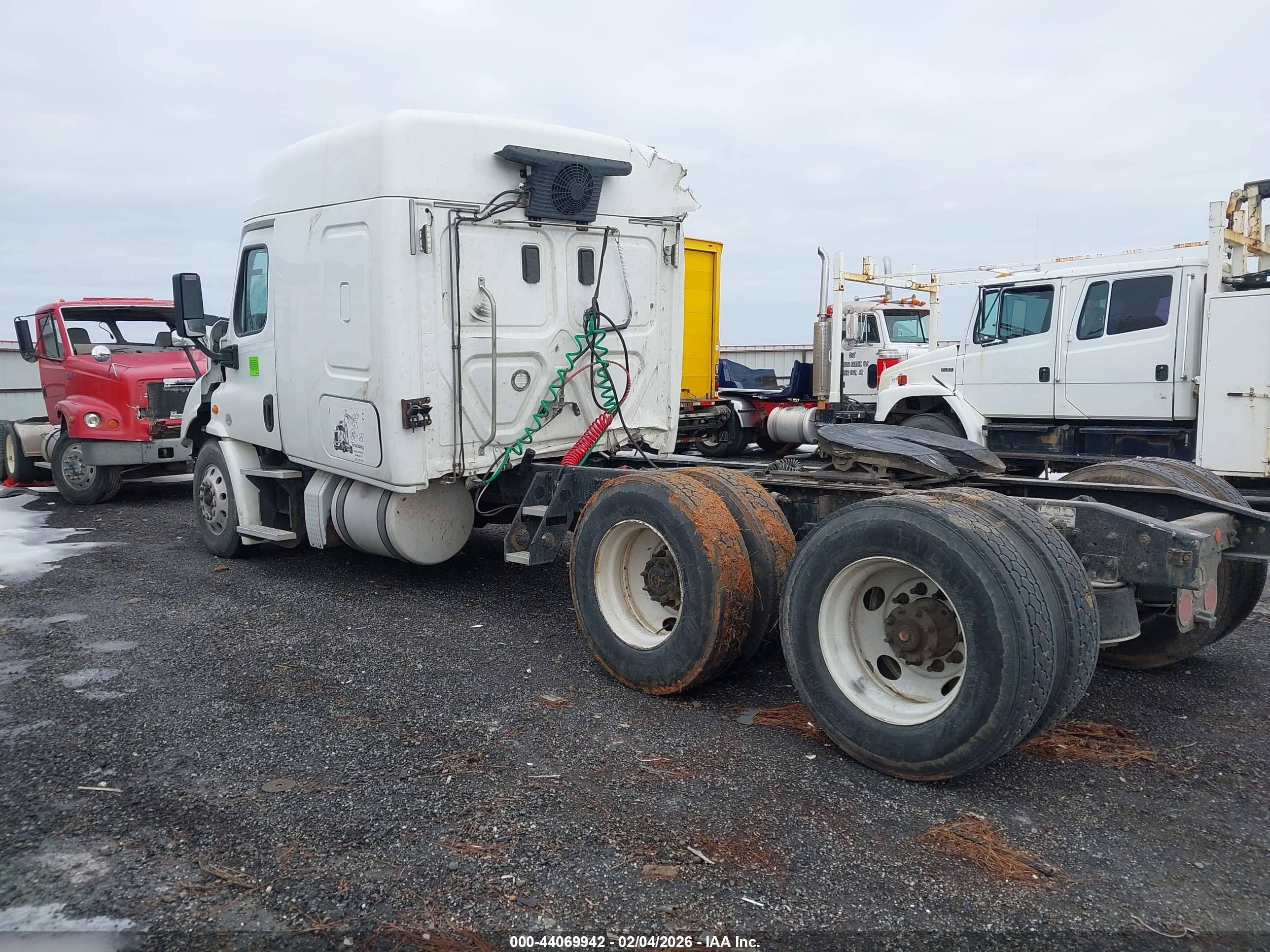 FREIGHTLINER CASCADIA image 3
