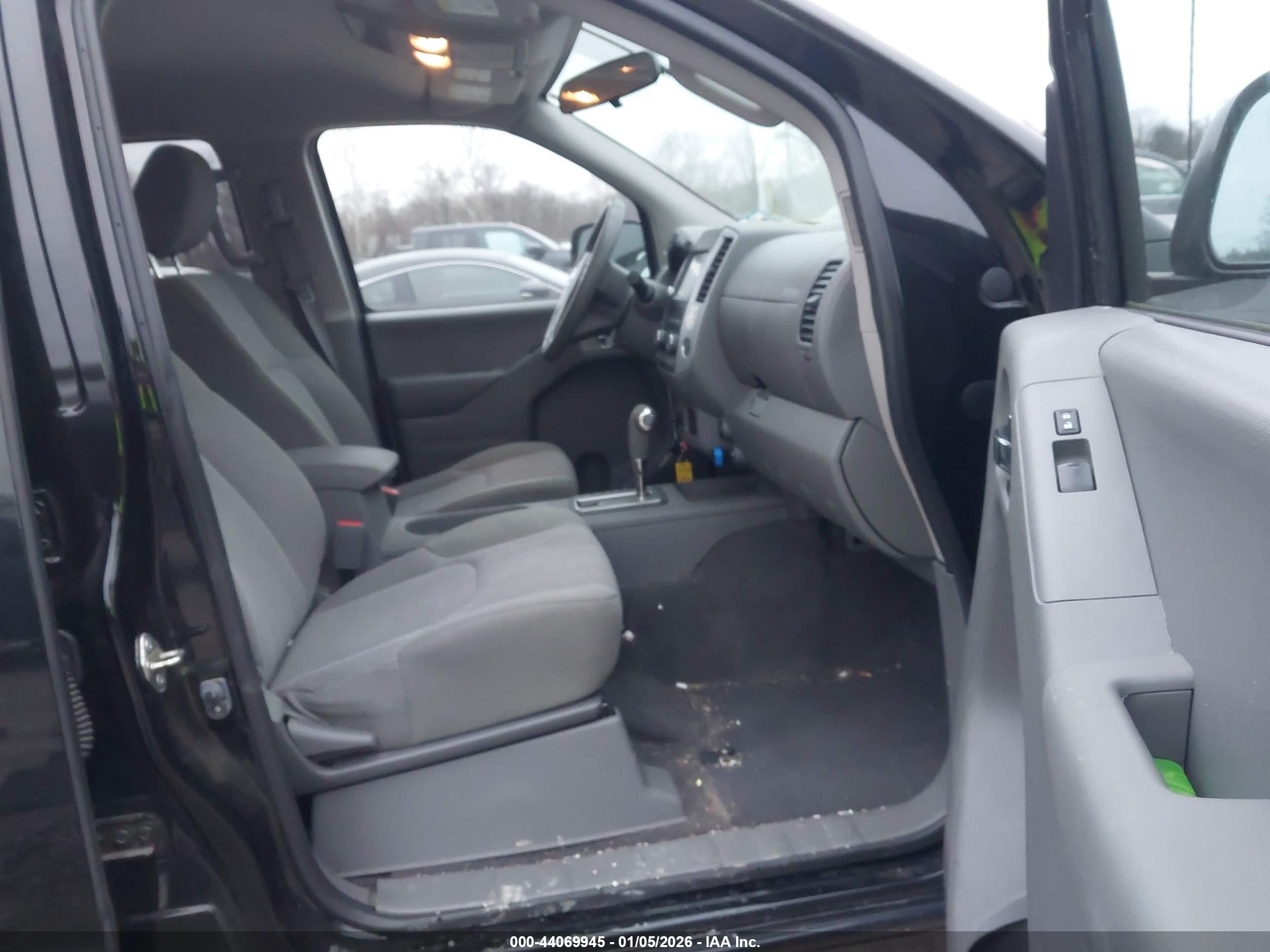 NISSAN FRONTIER image 5