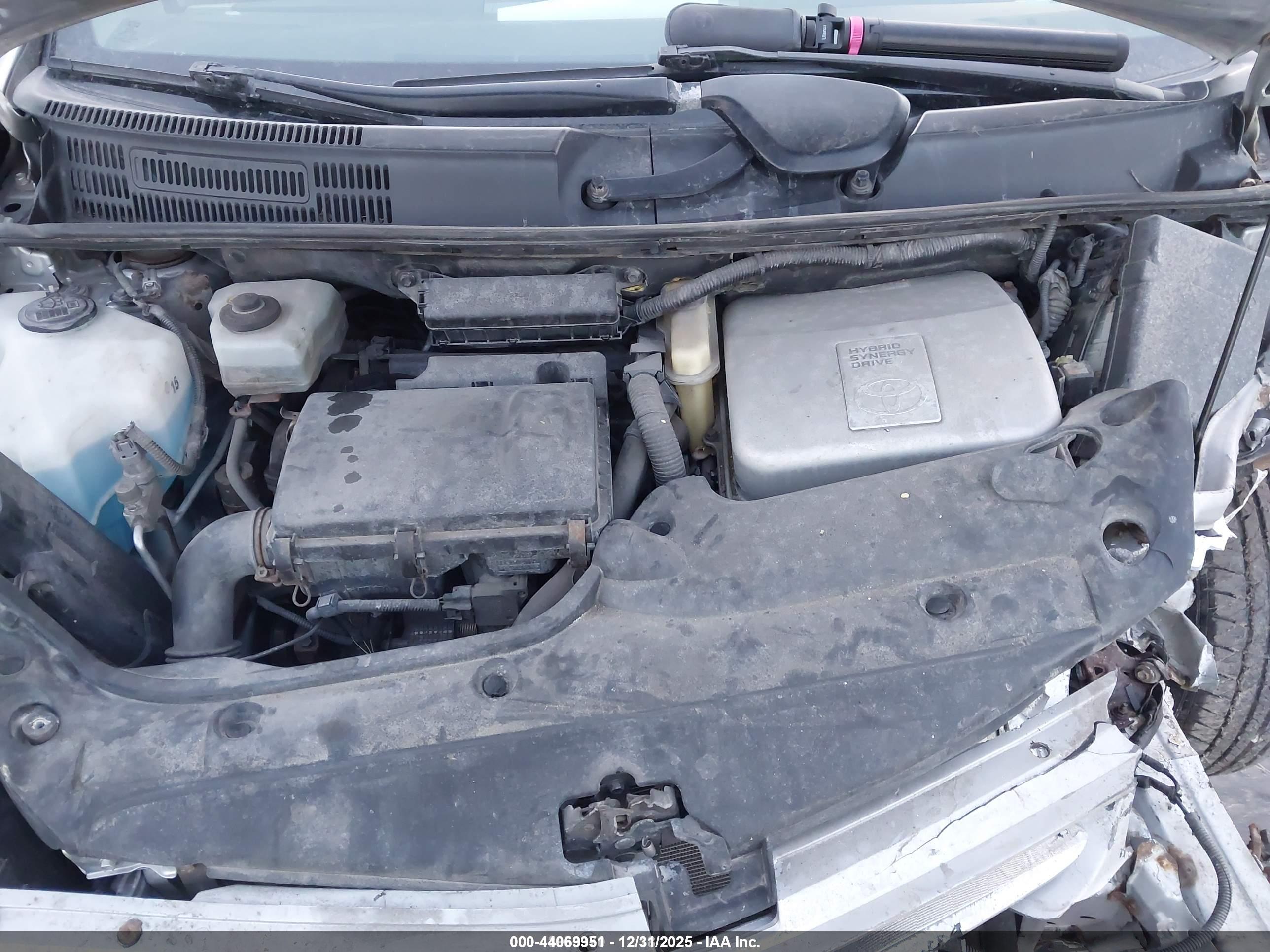 TOYOTA PRIUS image 10