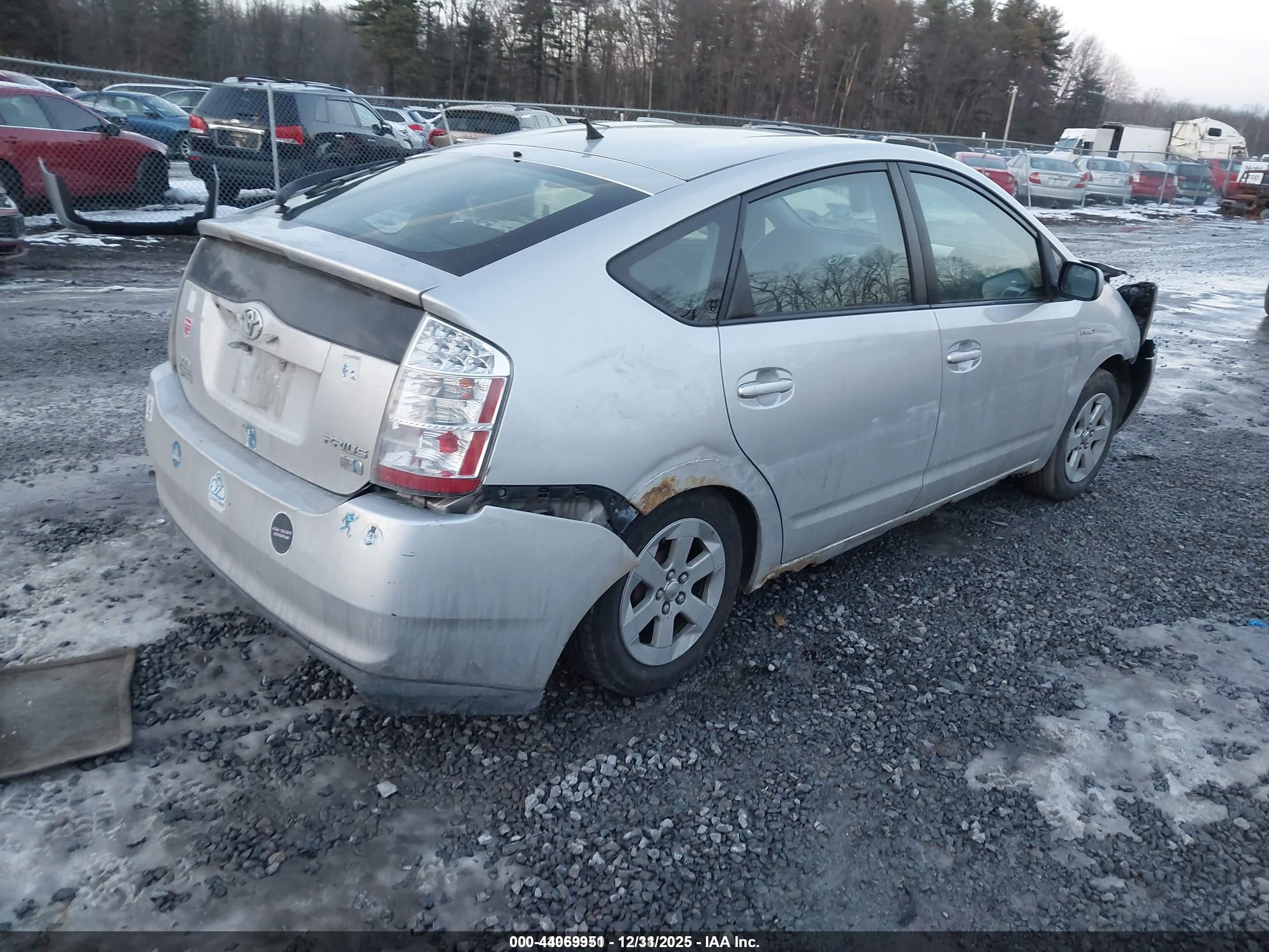 TOYOTA PRIUS image 4