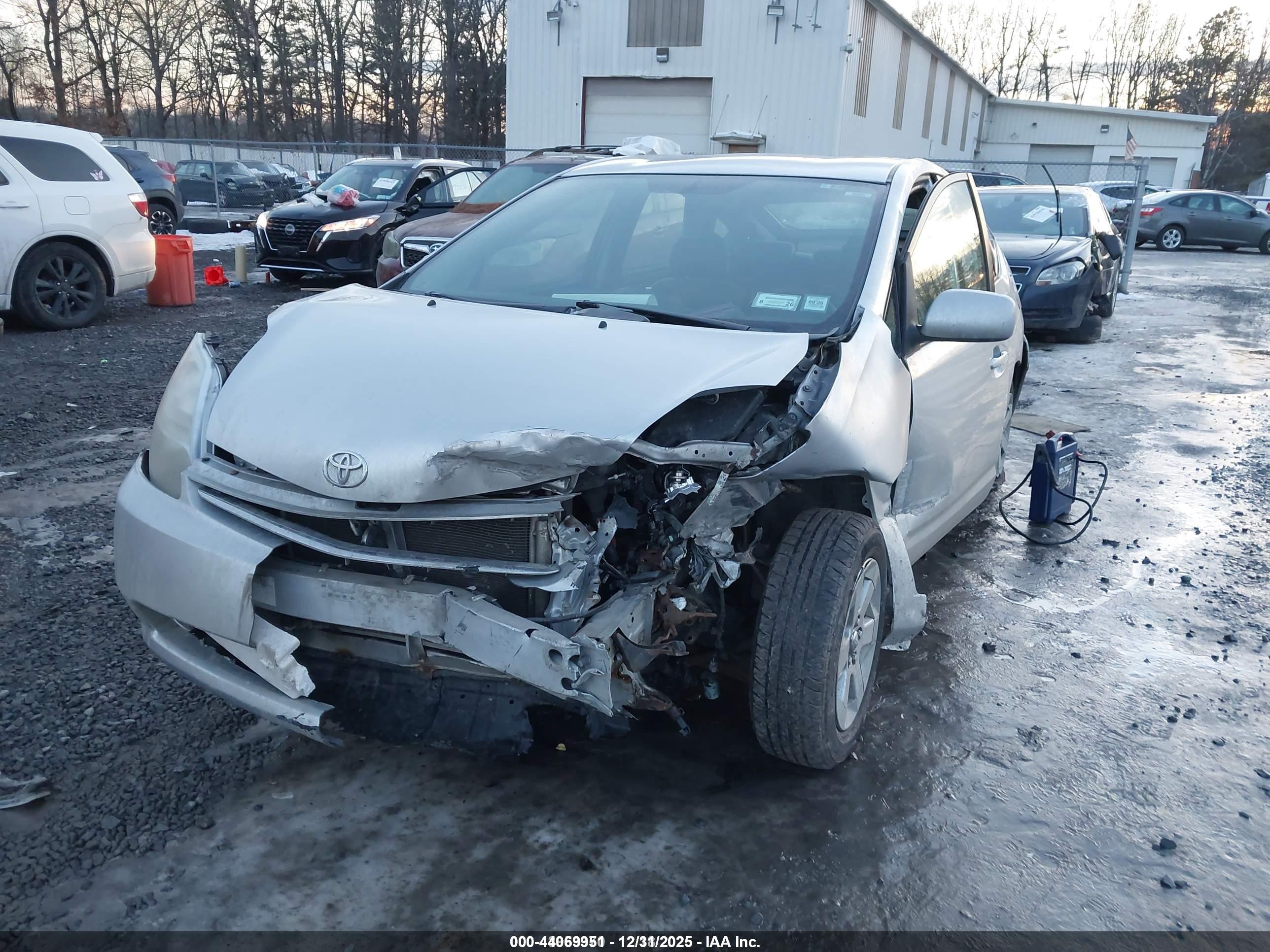 TOYOTA PRIUS image 6