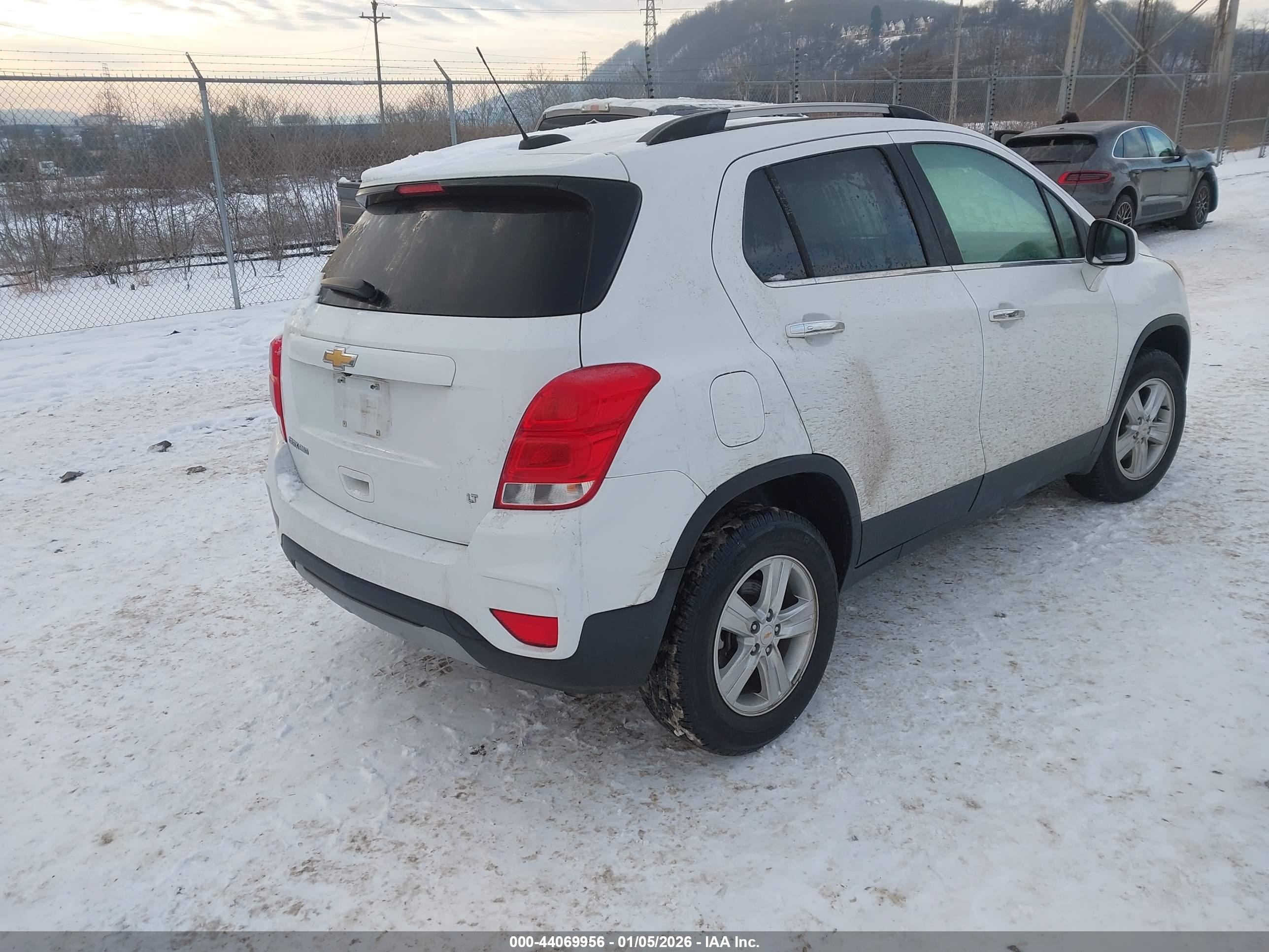 CHEVROLET TRAX image 4