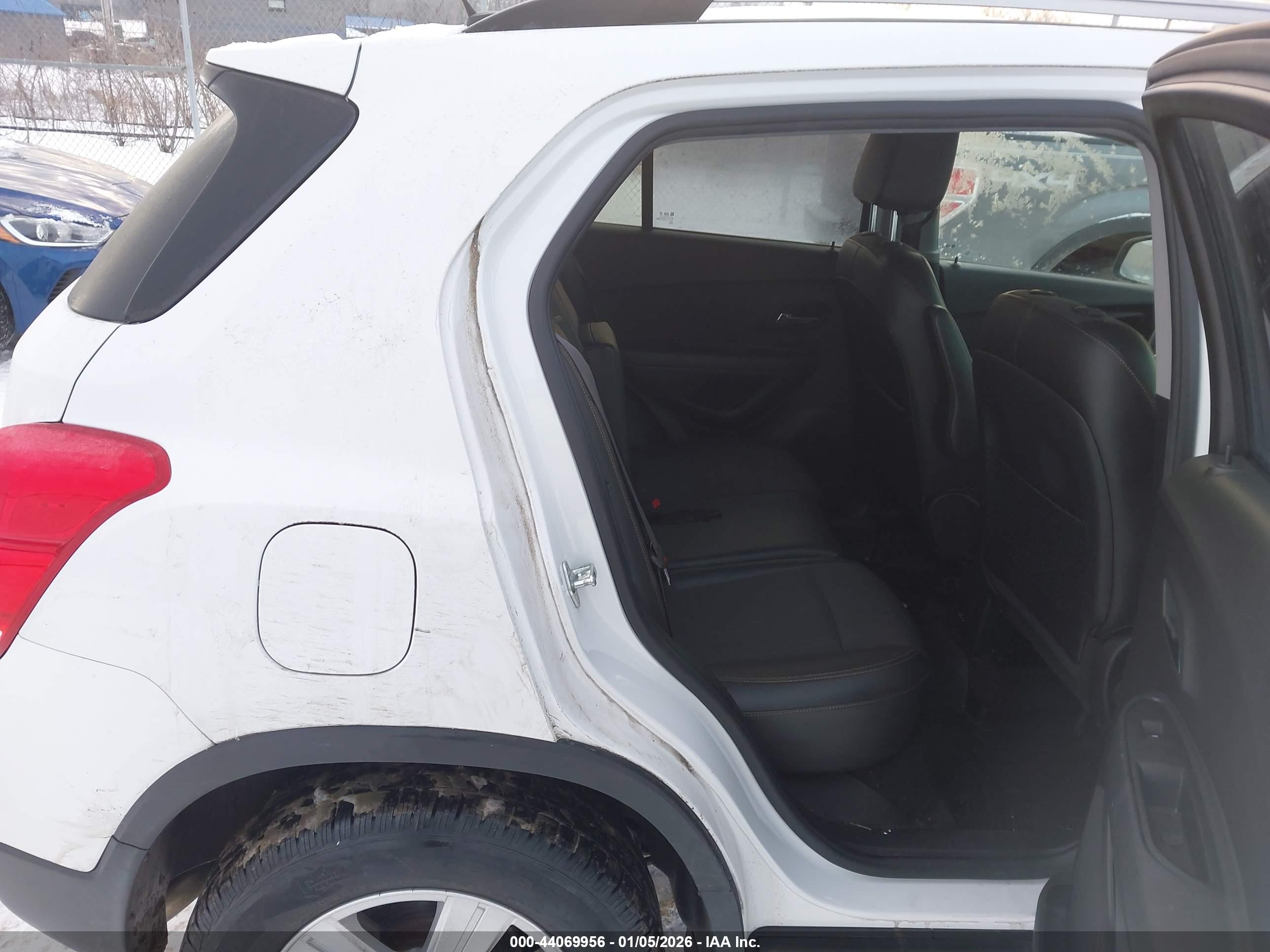 CHEVROLET TRAX image 8