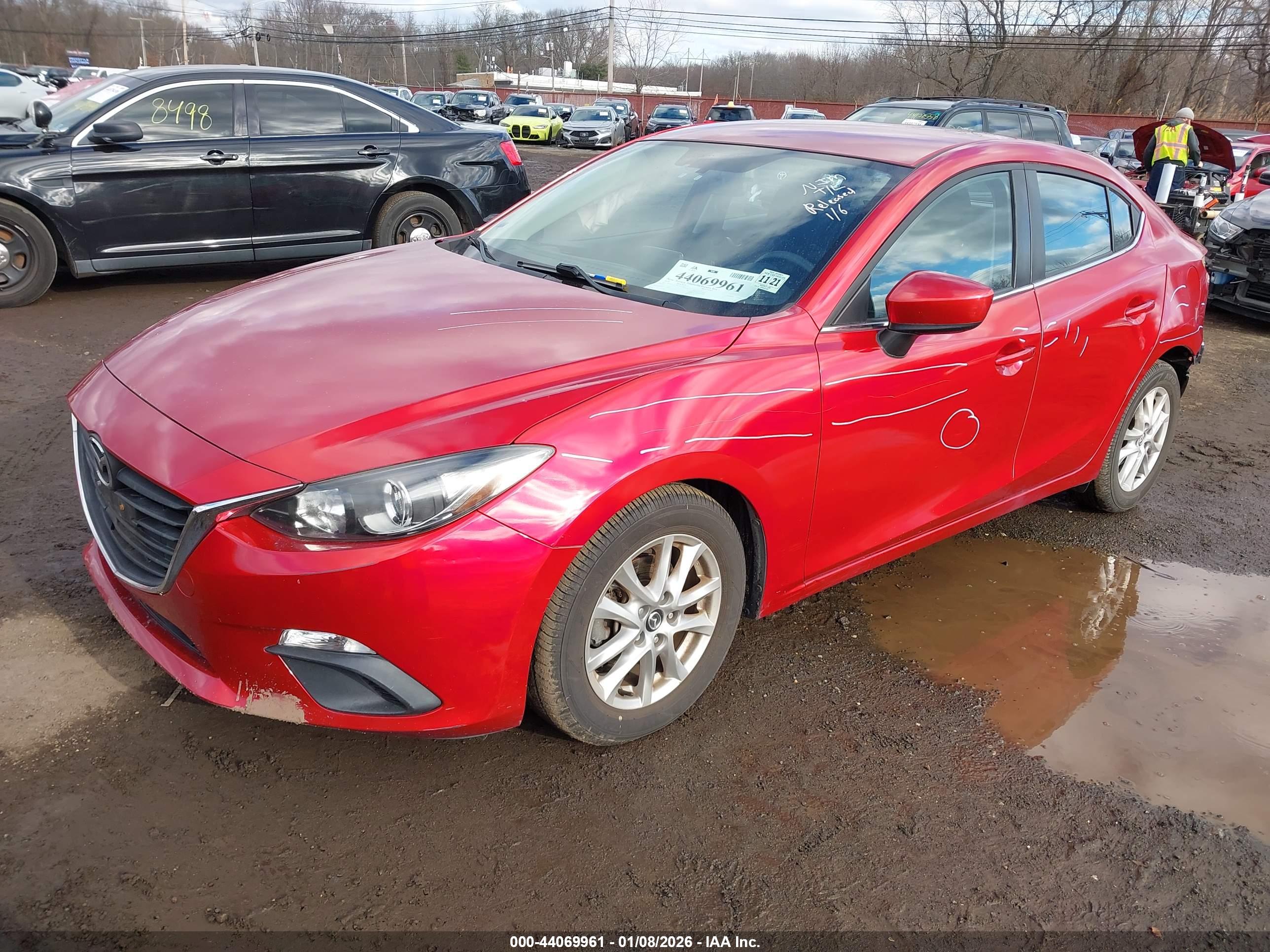 MAZDA MAZDA3 image 2