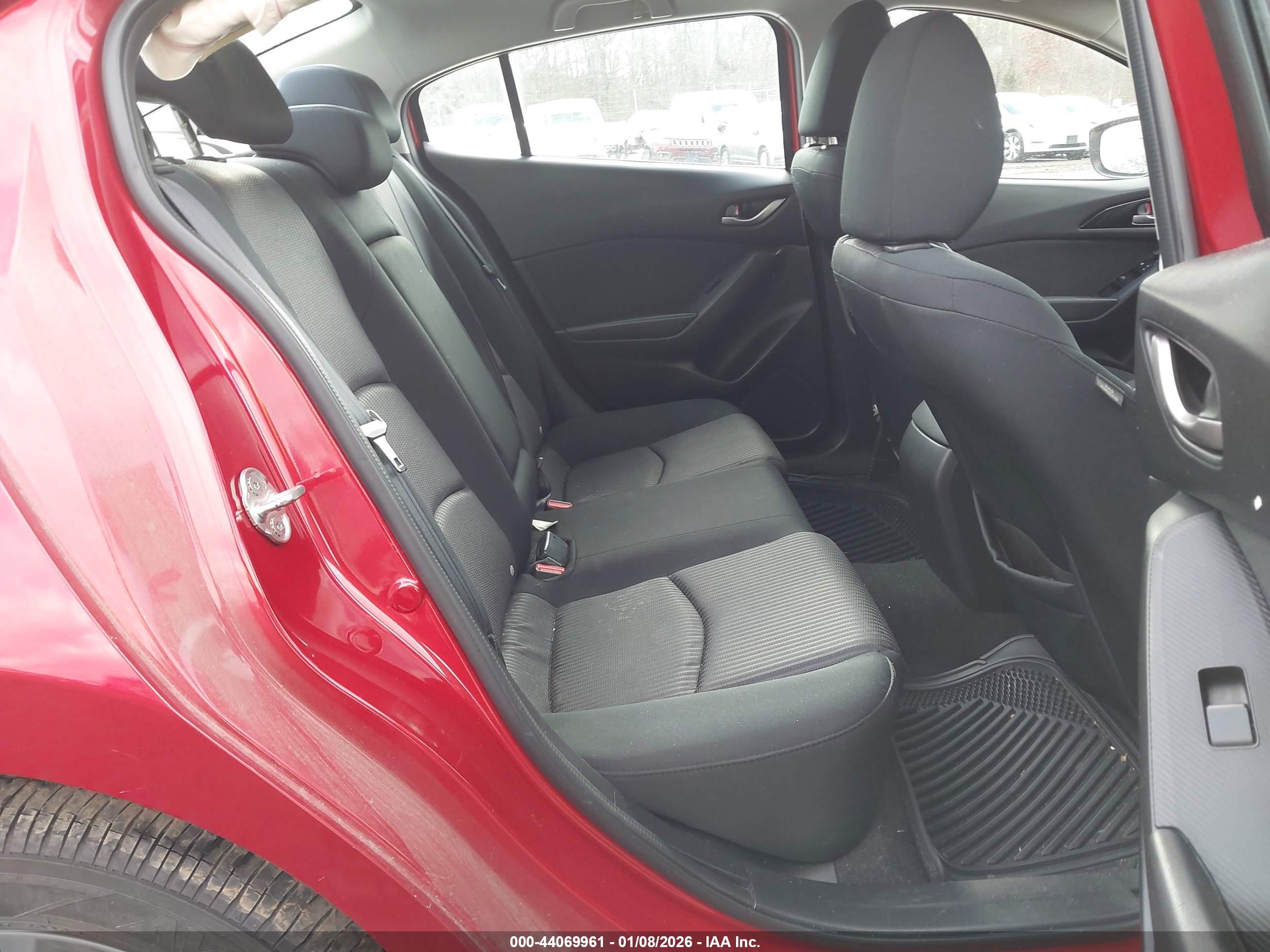 MAZDA MAZDA3 image 8