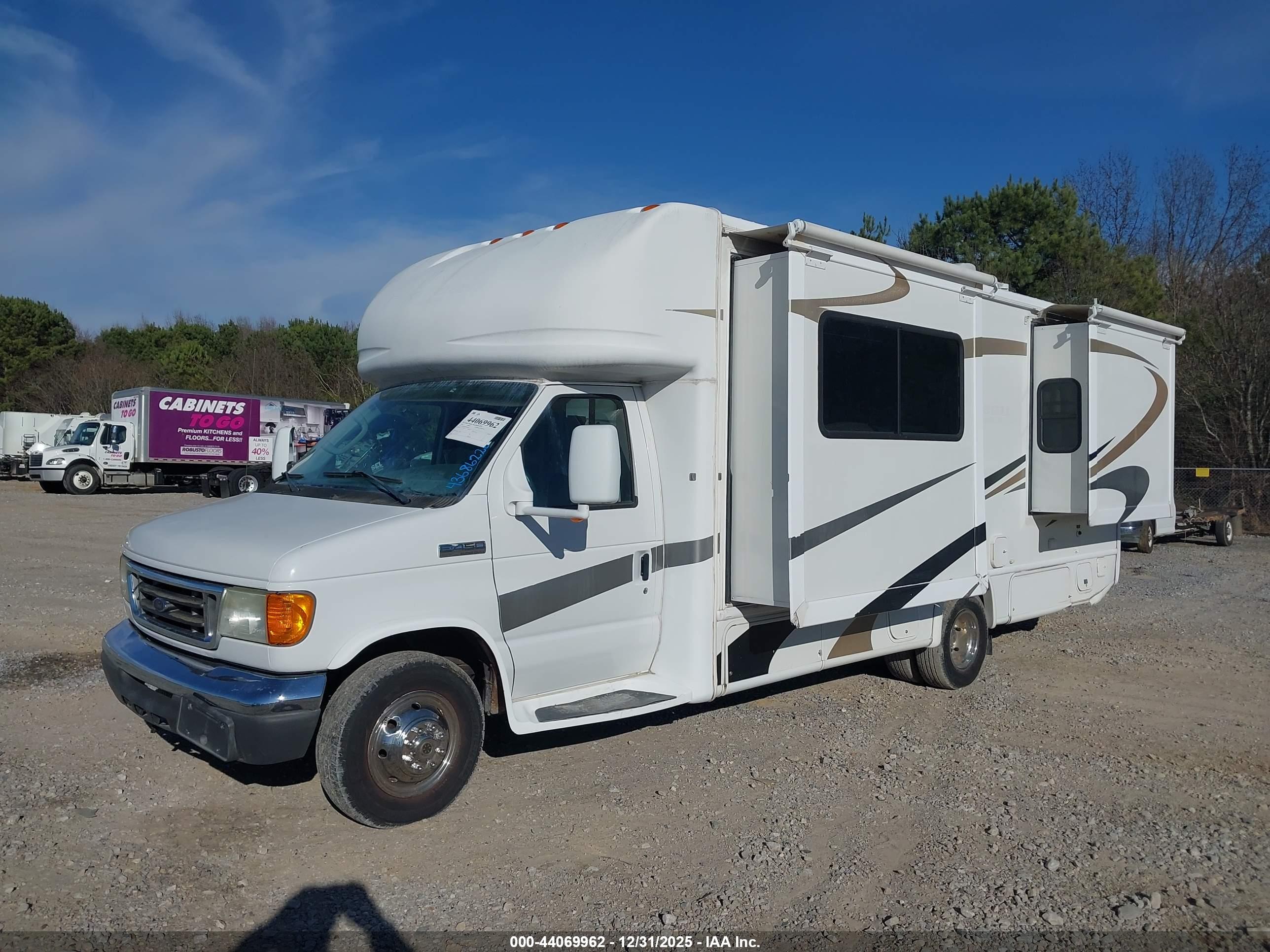 FORD E-450 image 2
