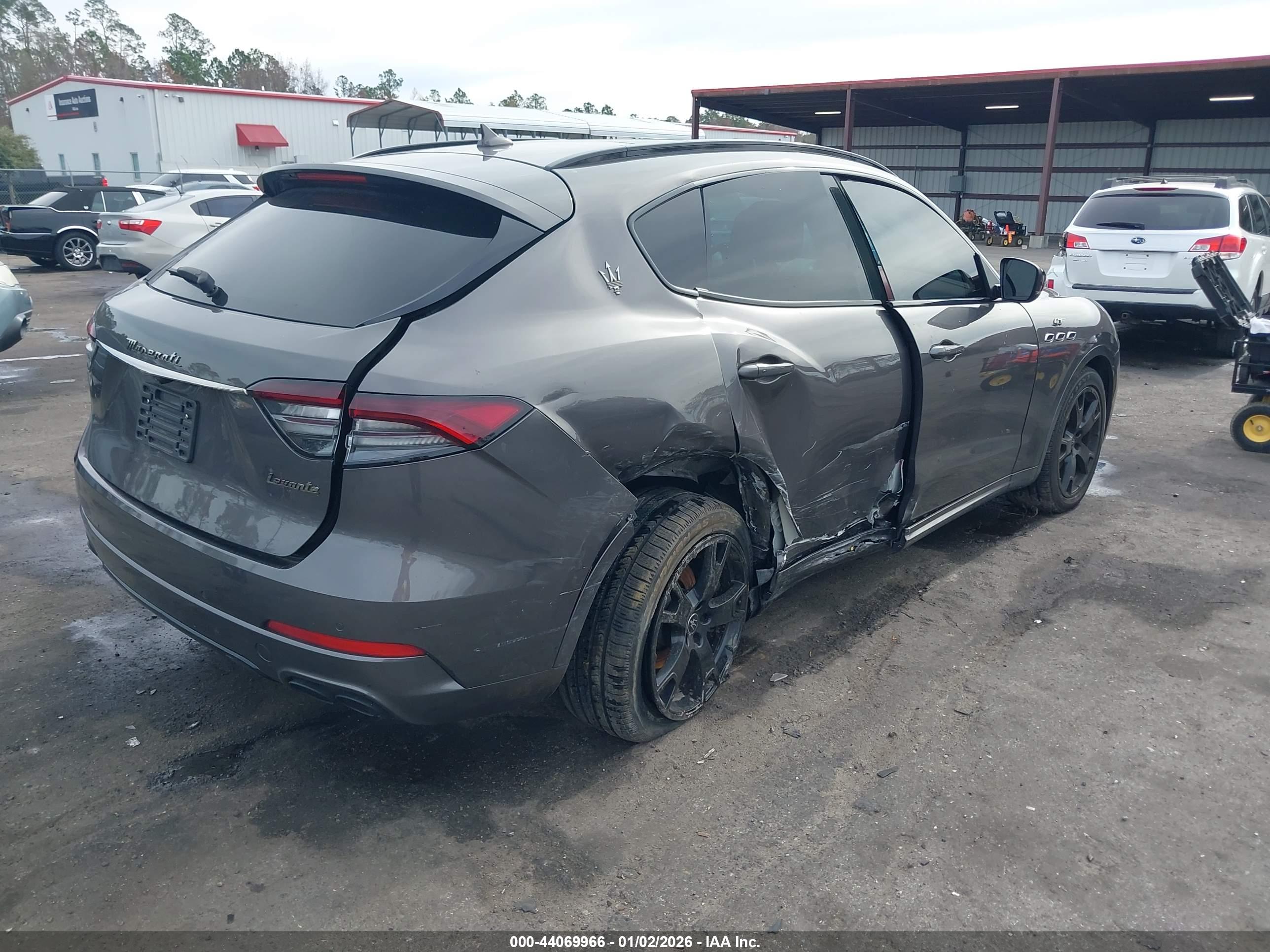 MASERATI LEVANTE image 4