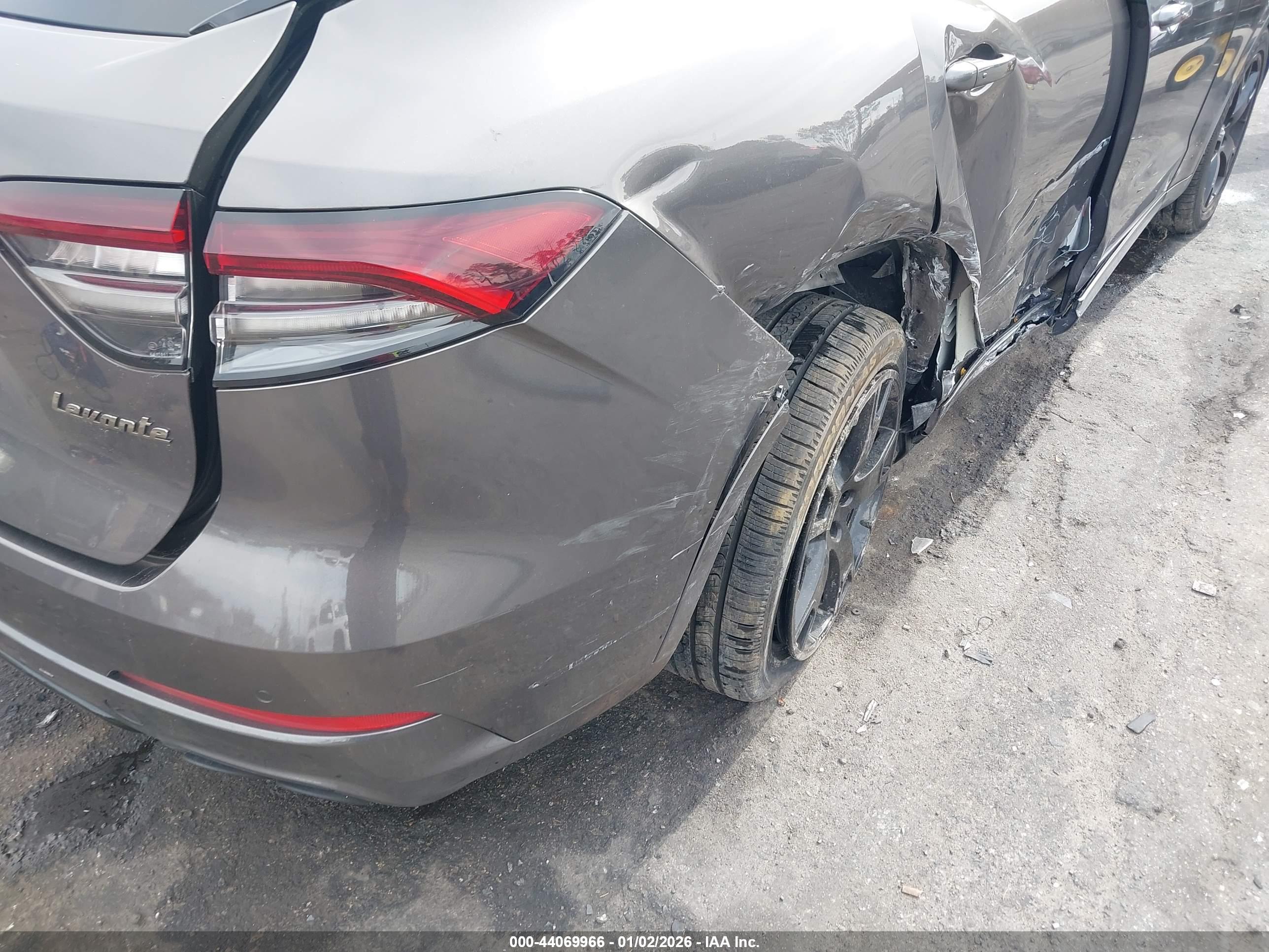 MASERATI LEVANTE image 6