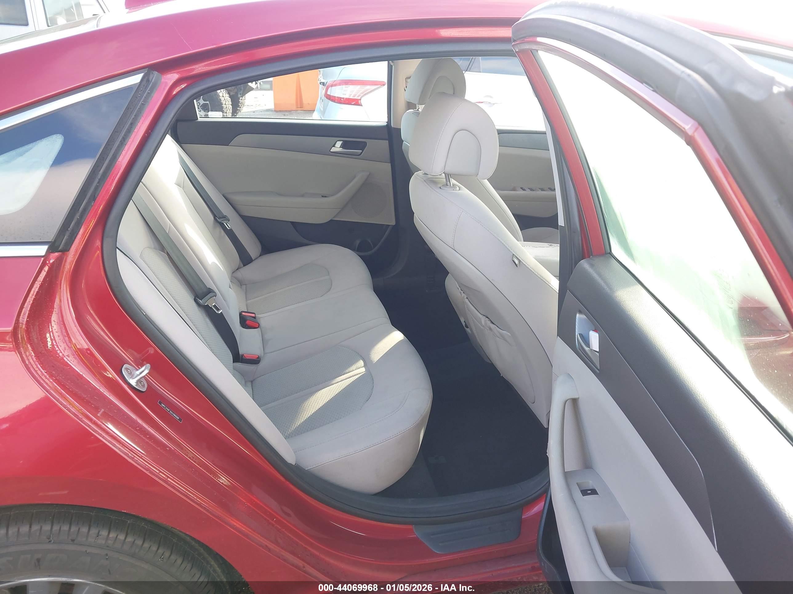 HYUNDAI SONATA image 8