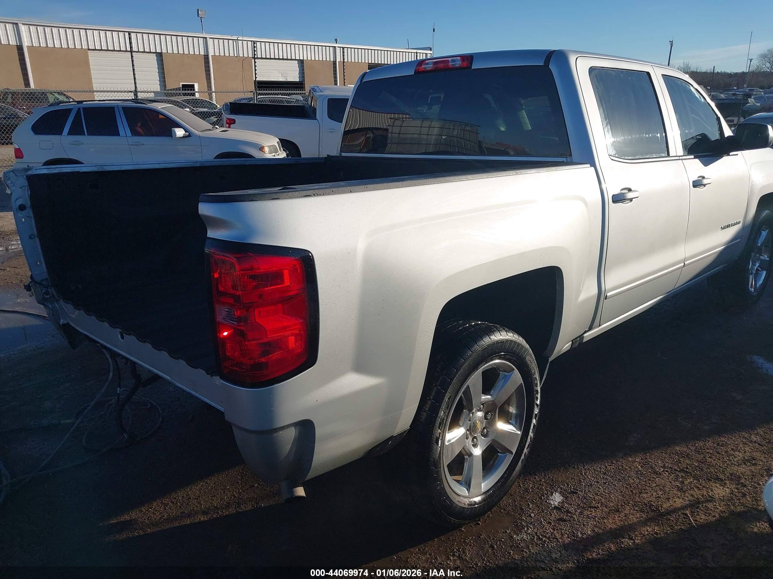 CHEVROLET SILVERADO image 4
