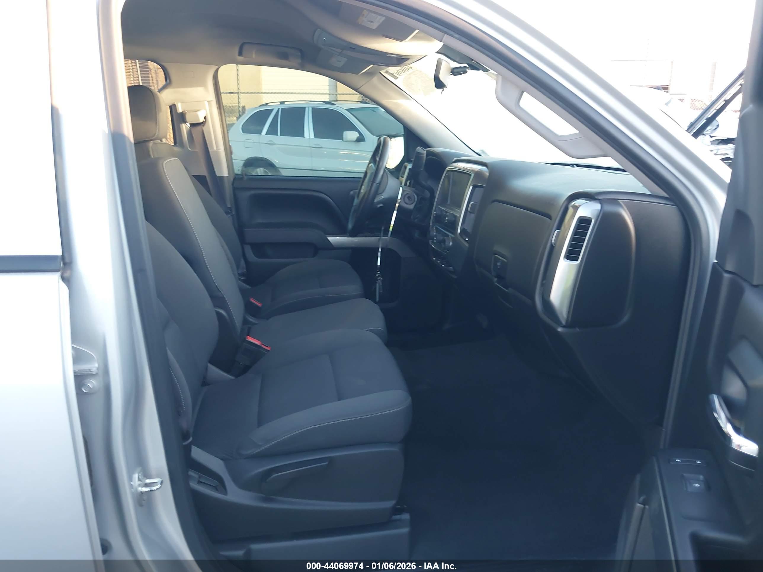 CHEVROLET SILVERADO image 5