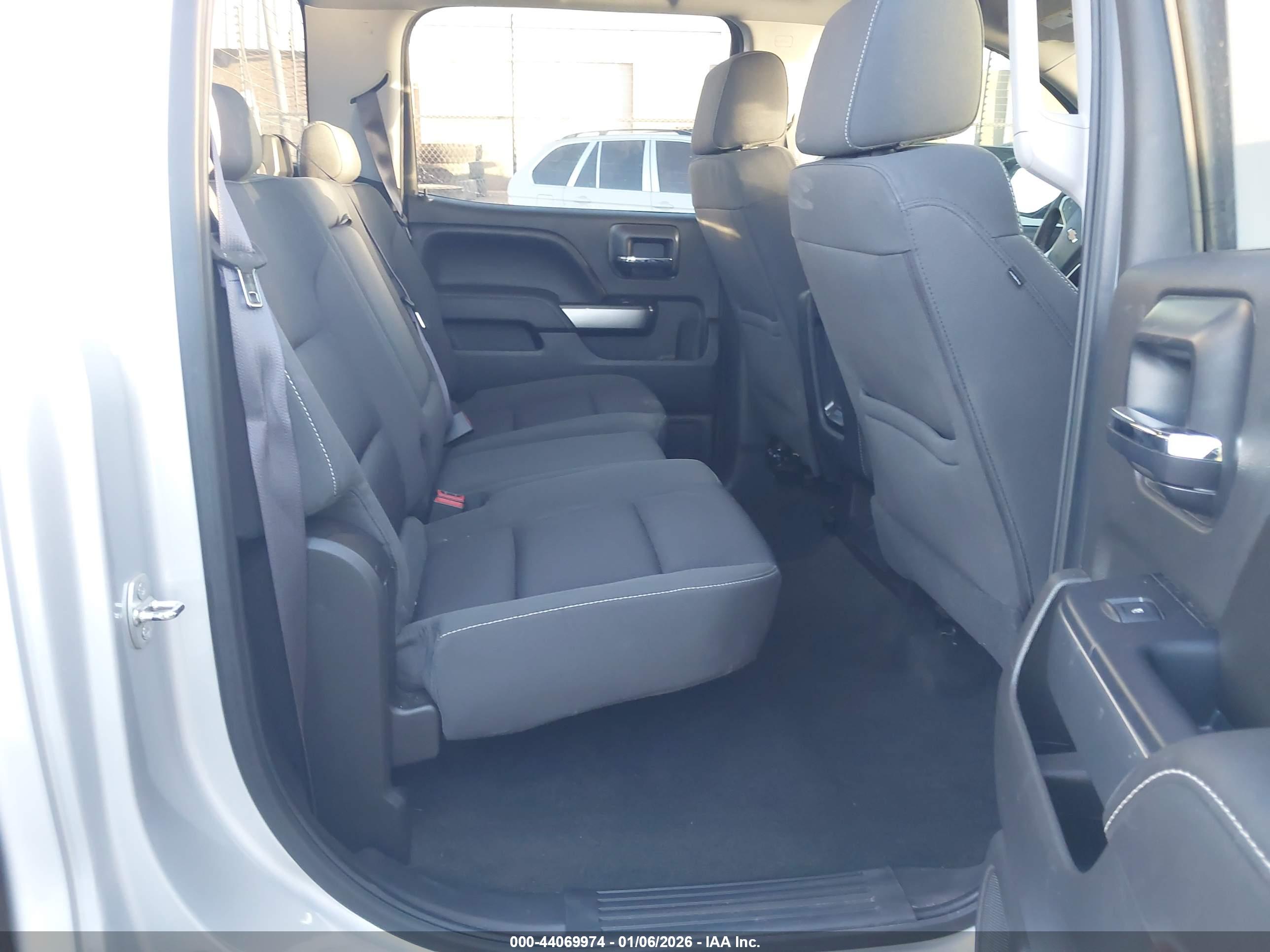 CHEVROLET SILVERADO image 8