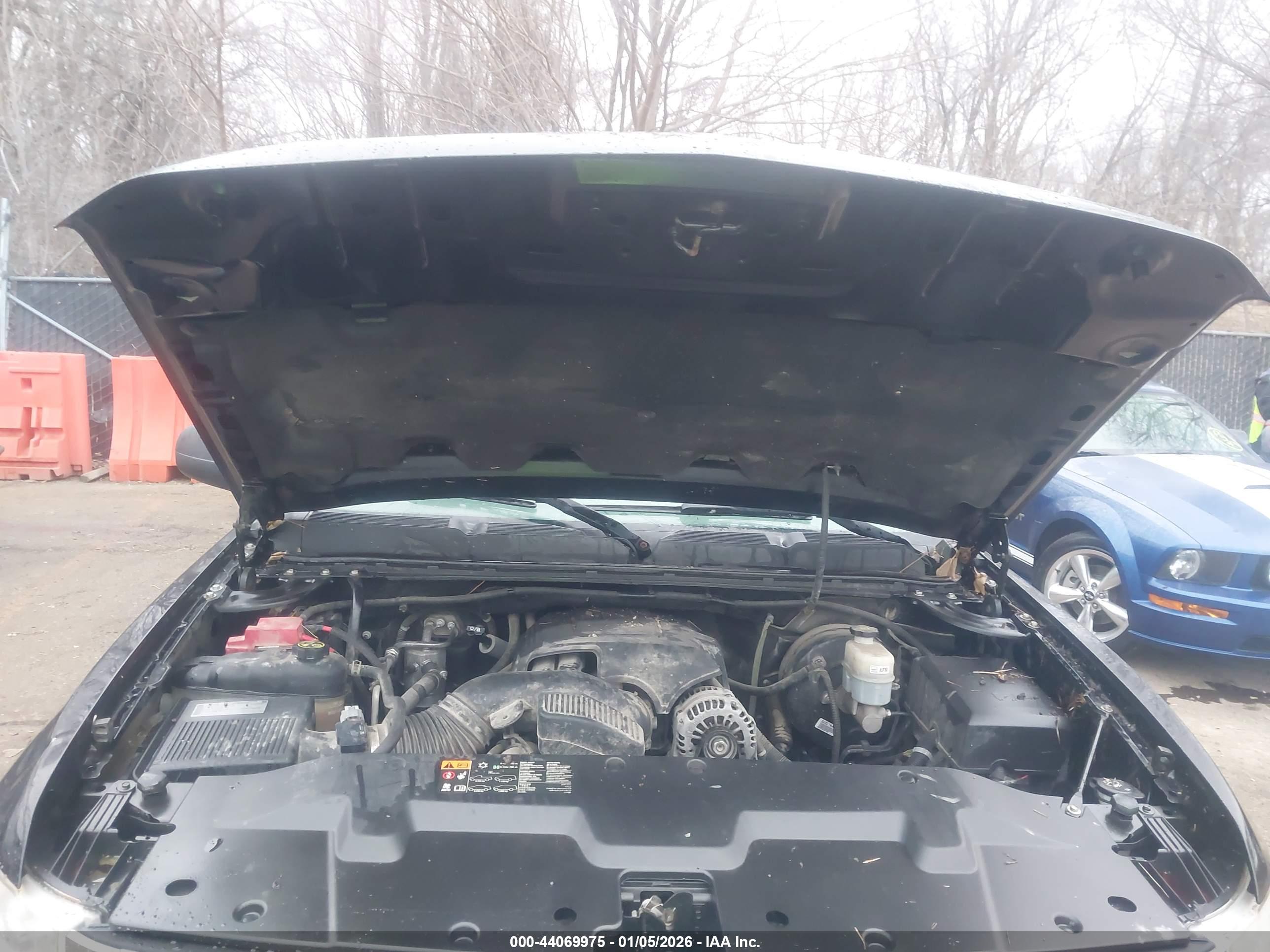 CHEVROLET SILVERADO image 10
