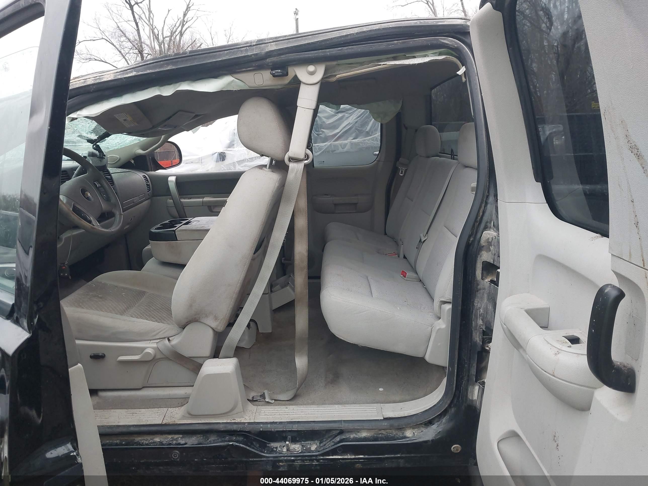 CHEVROLET SILVERADO image 8