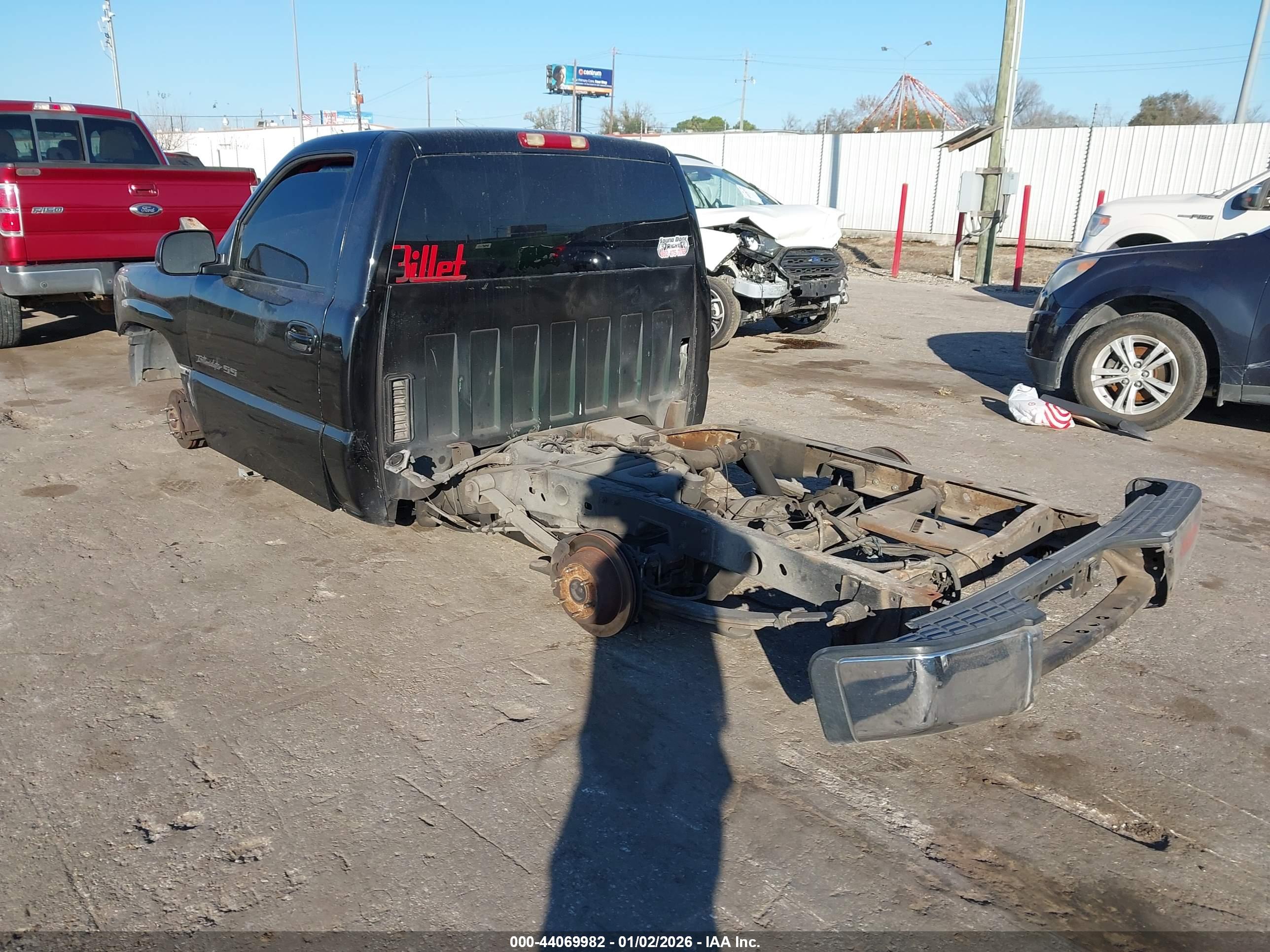 CHEVROLET SILVERADO image 3