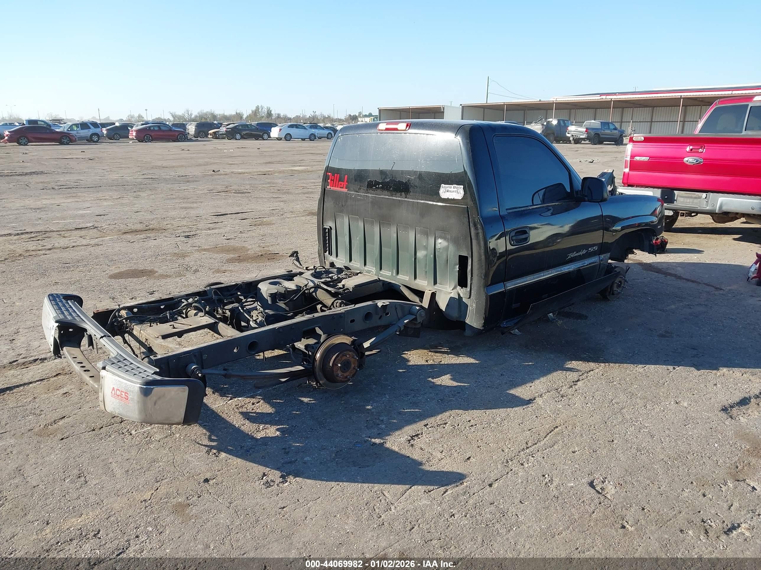 CHEVROLET SILVERADO image 4
