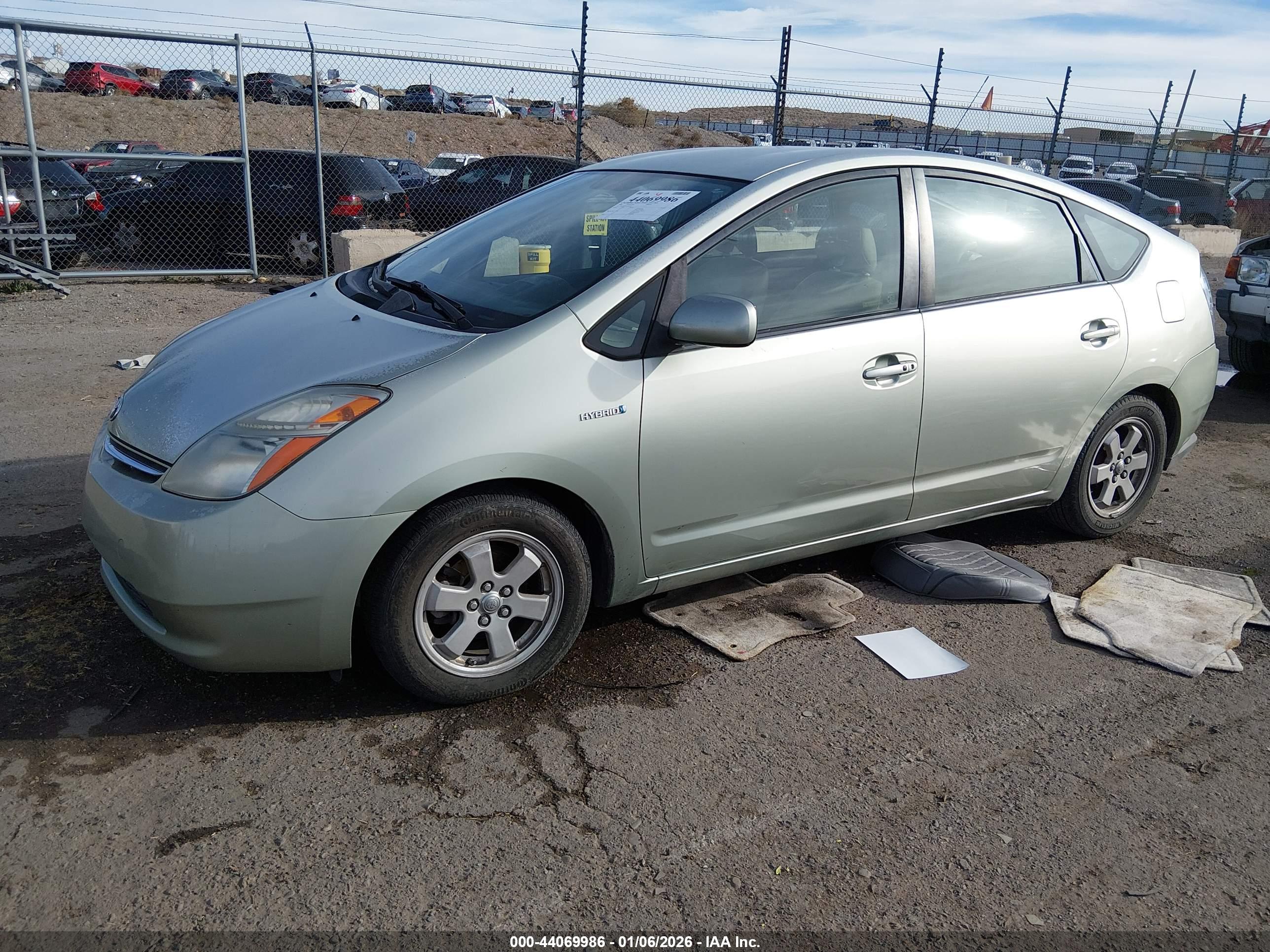 TOYOTA PRIUS image 2