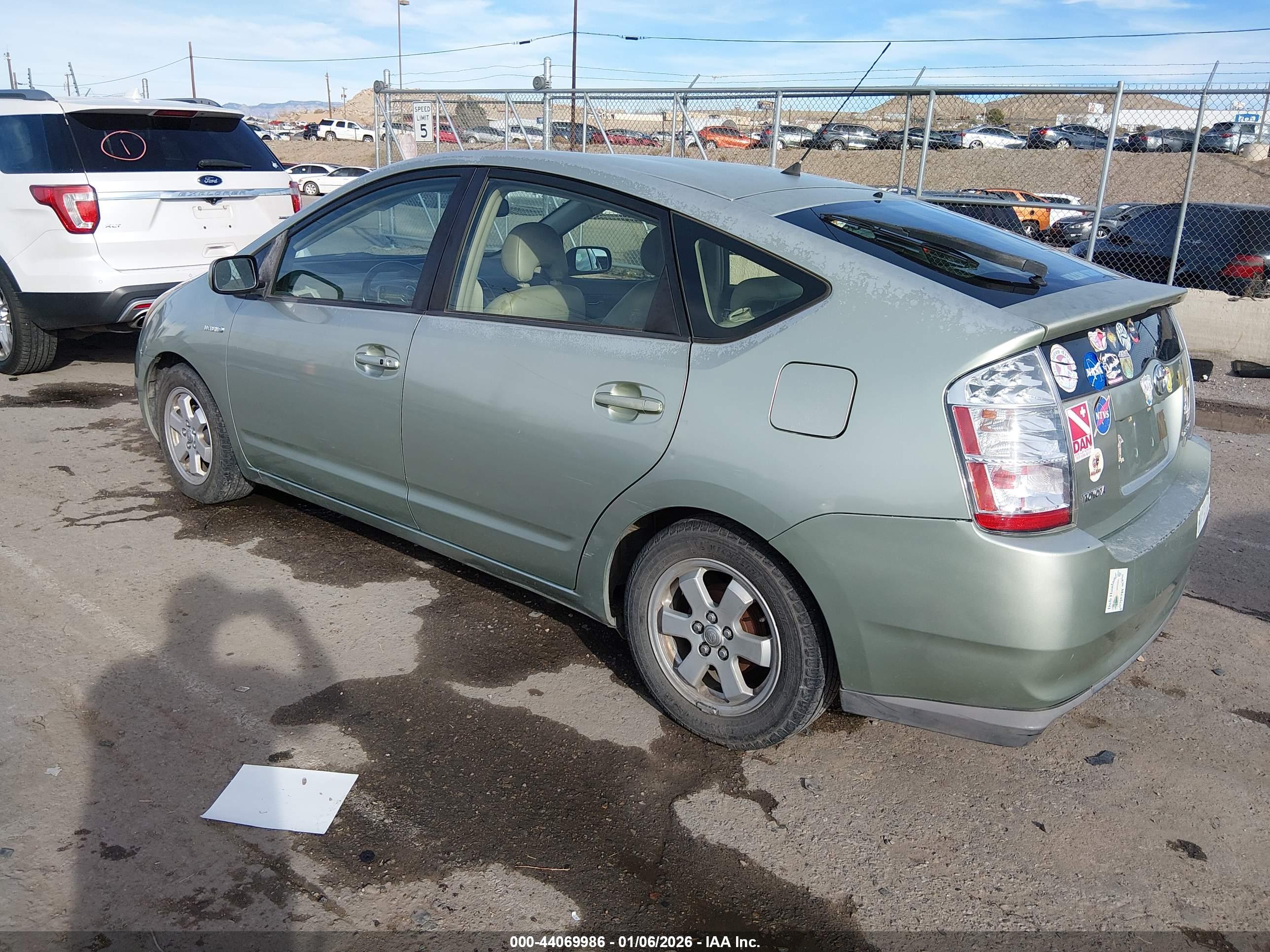 TOYOTA PRIUS image 3