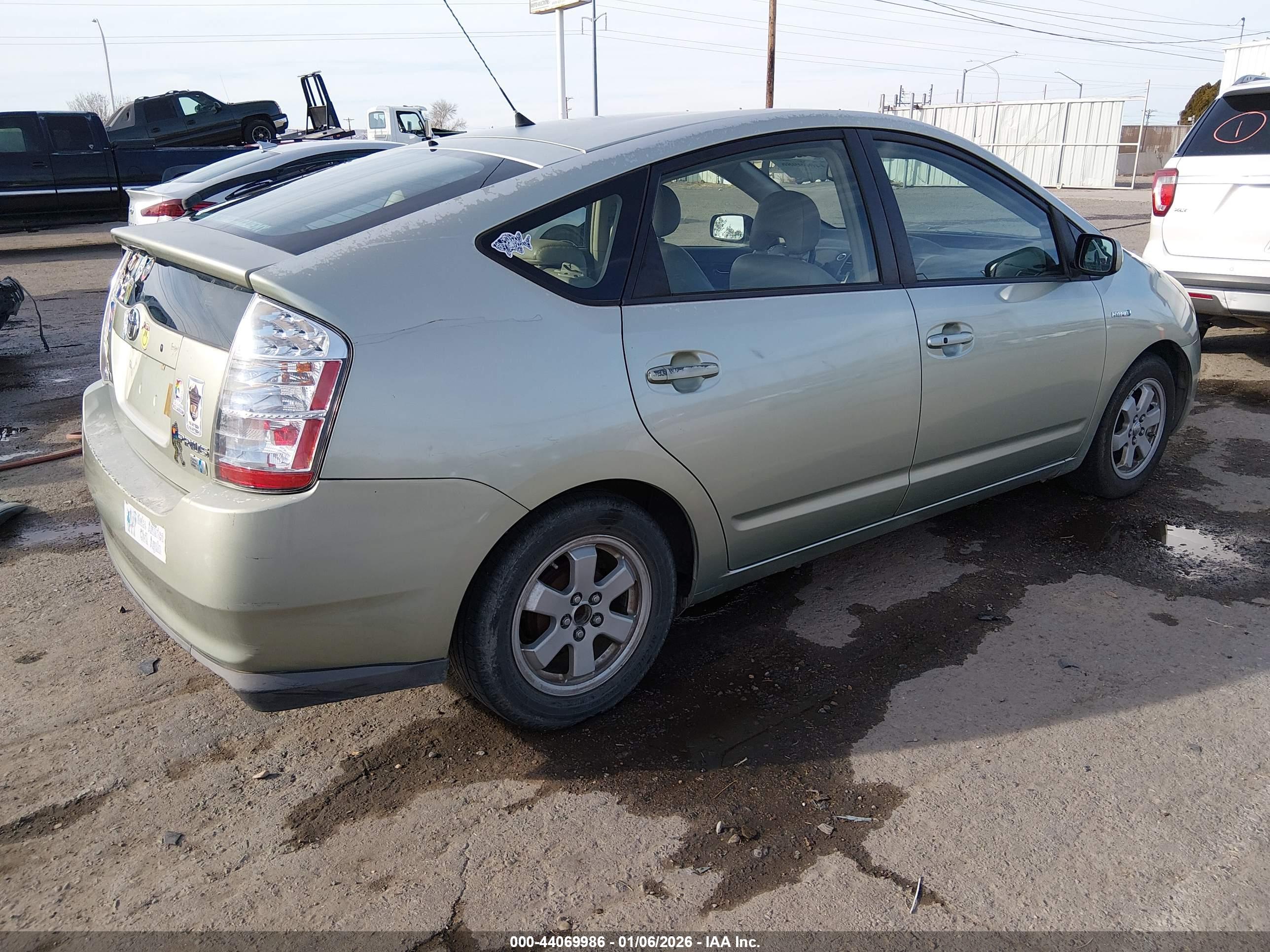TOYOTA PRIUS image 4