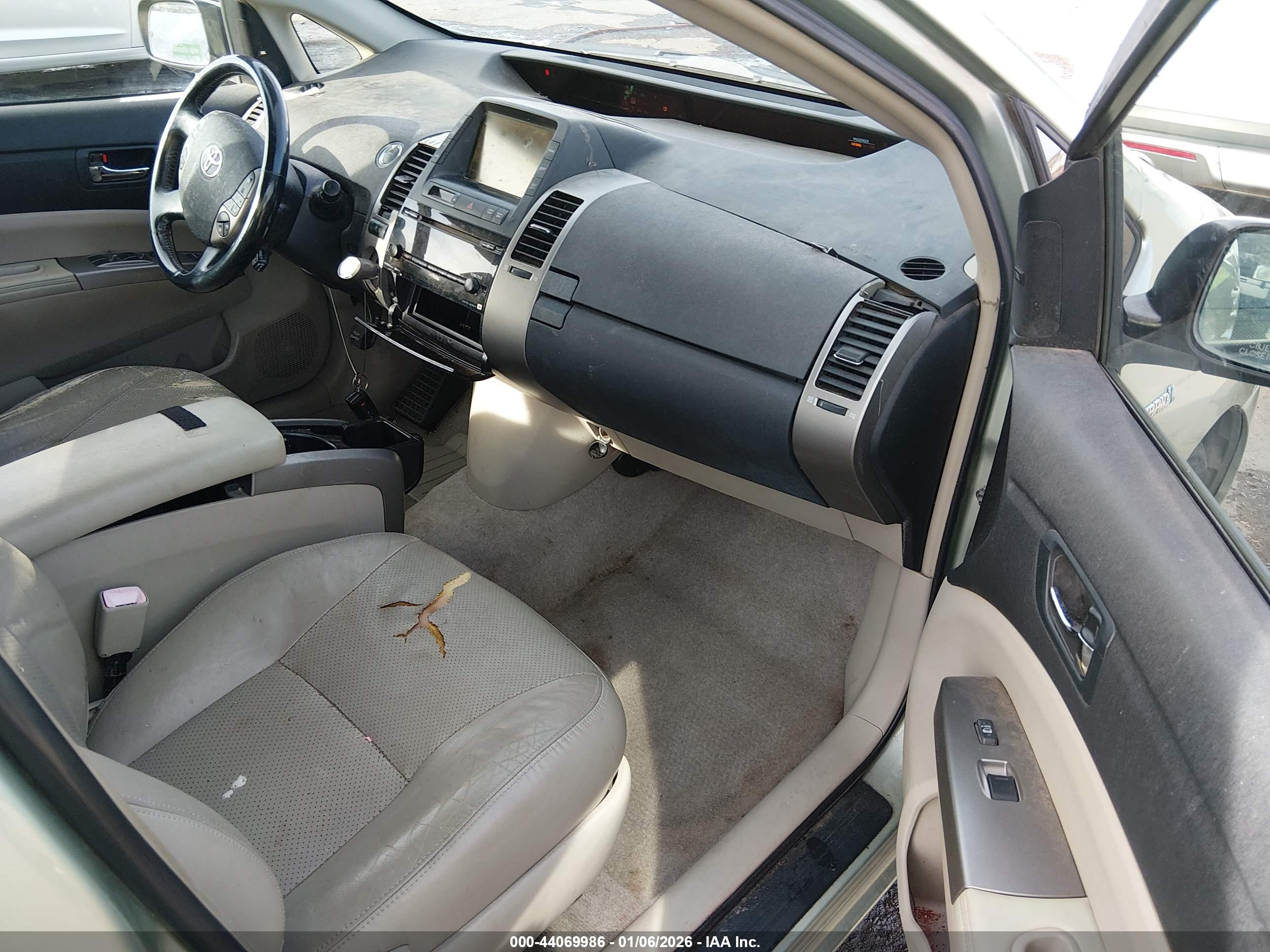 TOYOTA PRIUS image 5