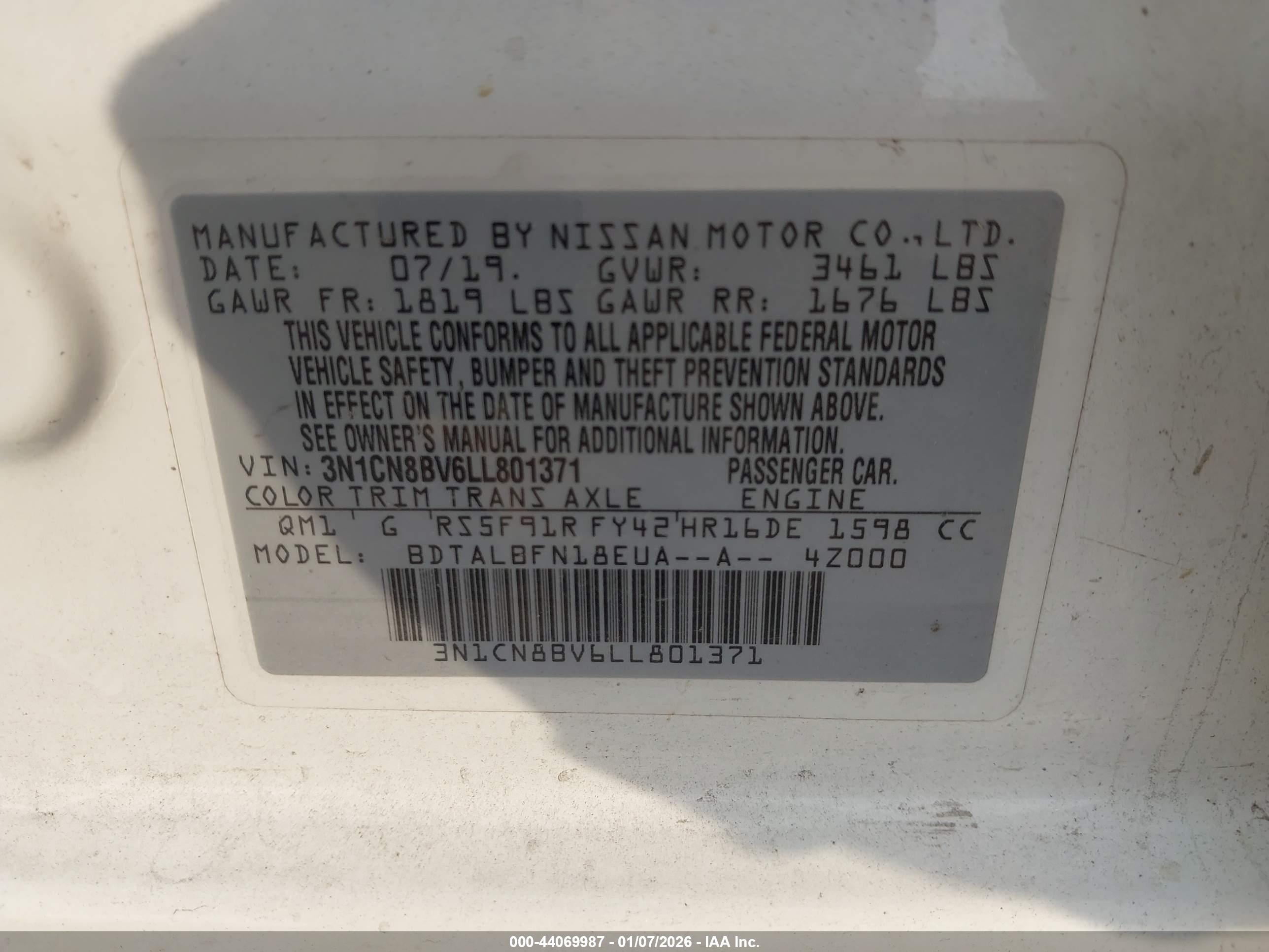 NISSAN VERSA image 9