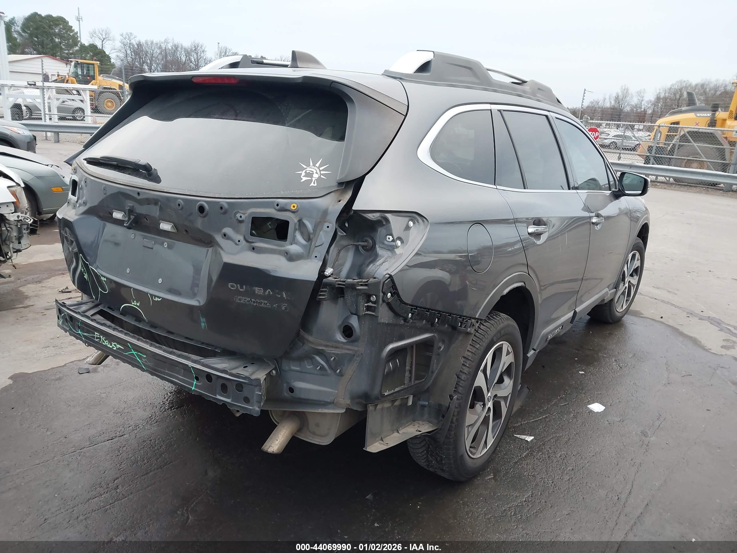SUBARU OUTBACK image 4