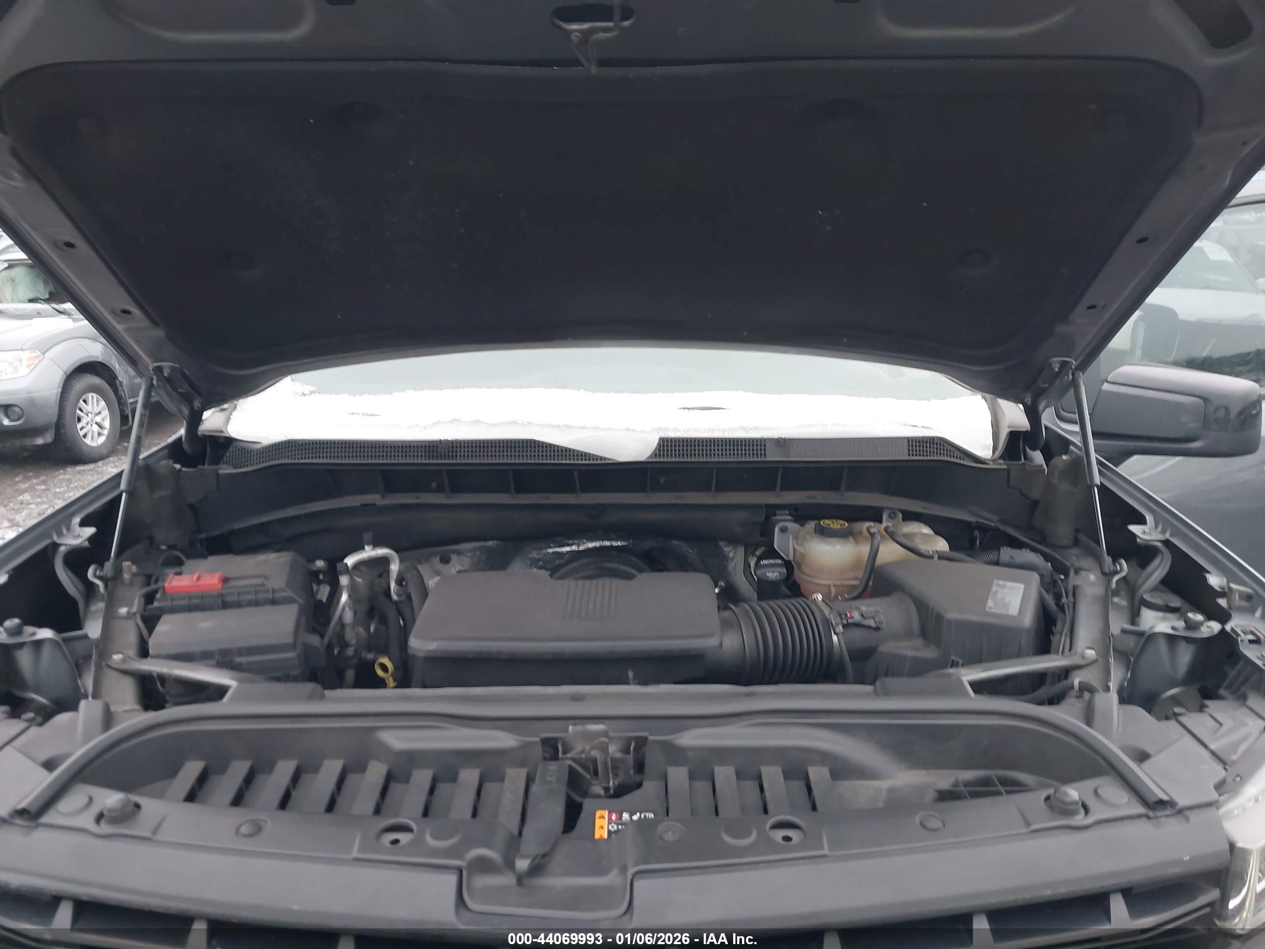 CHEVROLET SILVERADO image 10