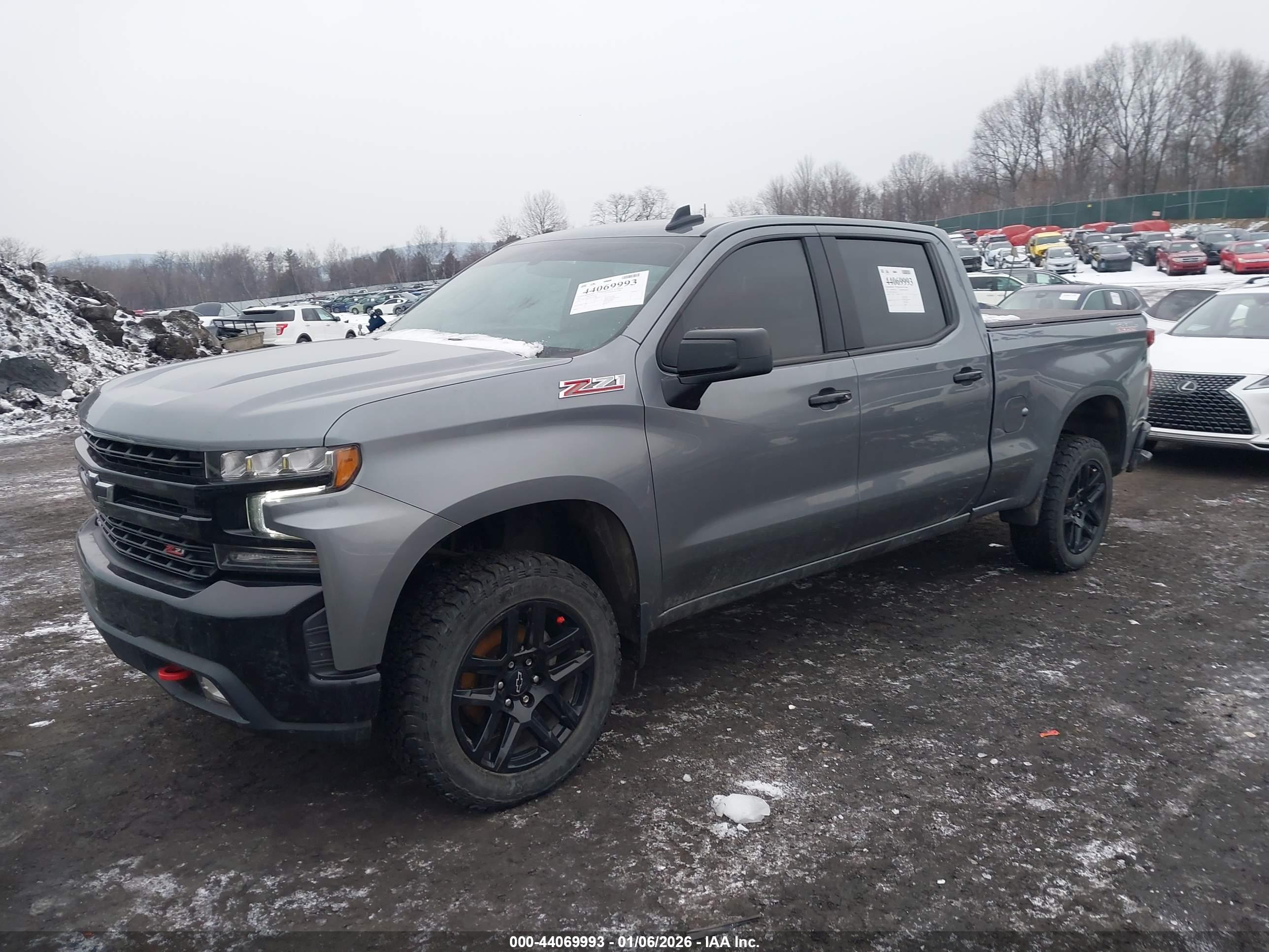 CHEVROLET SILVERADO image 2