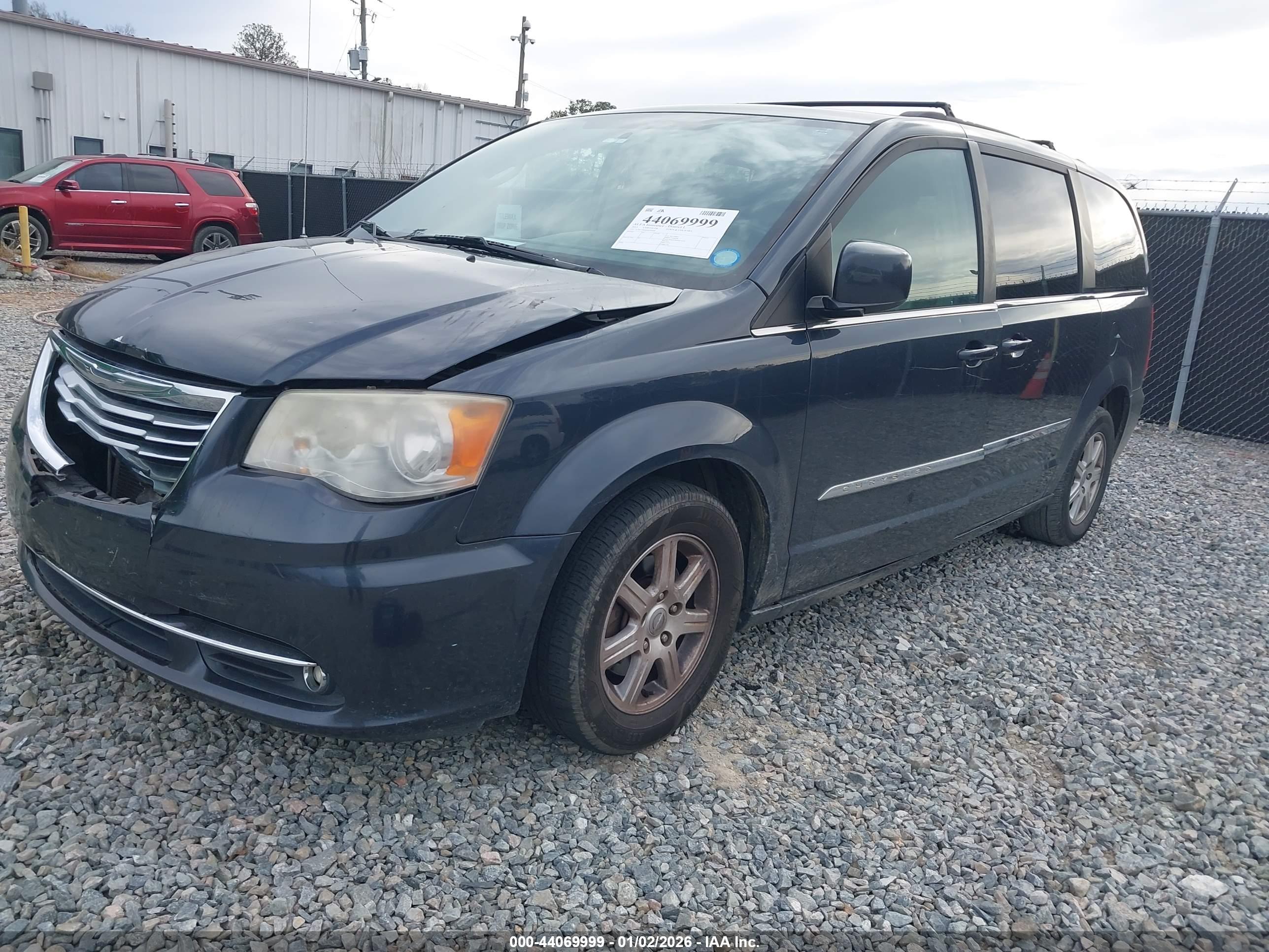 CHRYSLER TOWN image 2