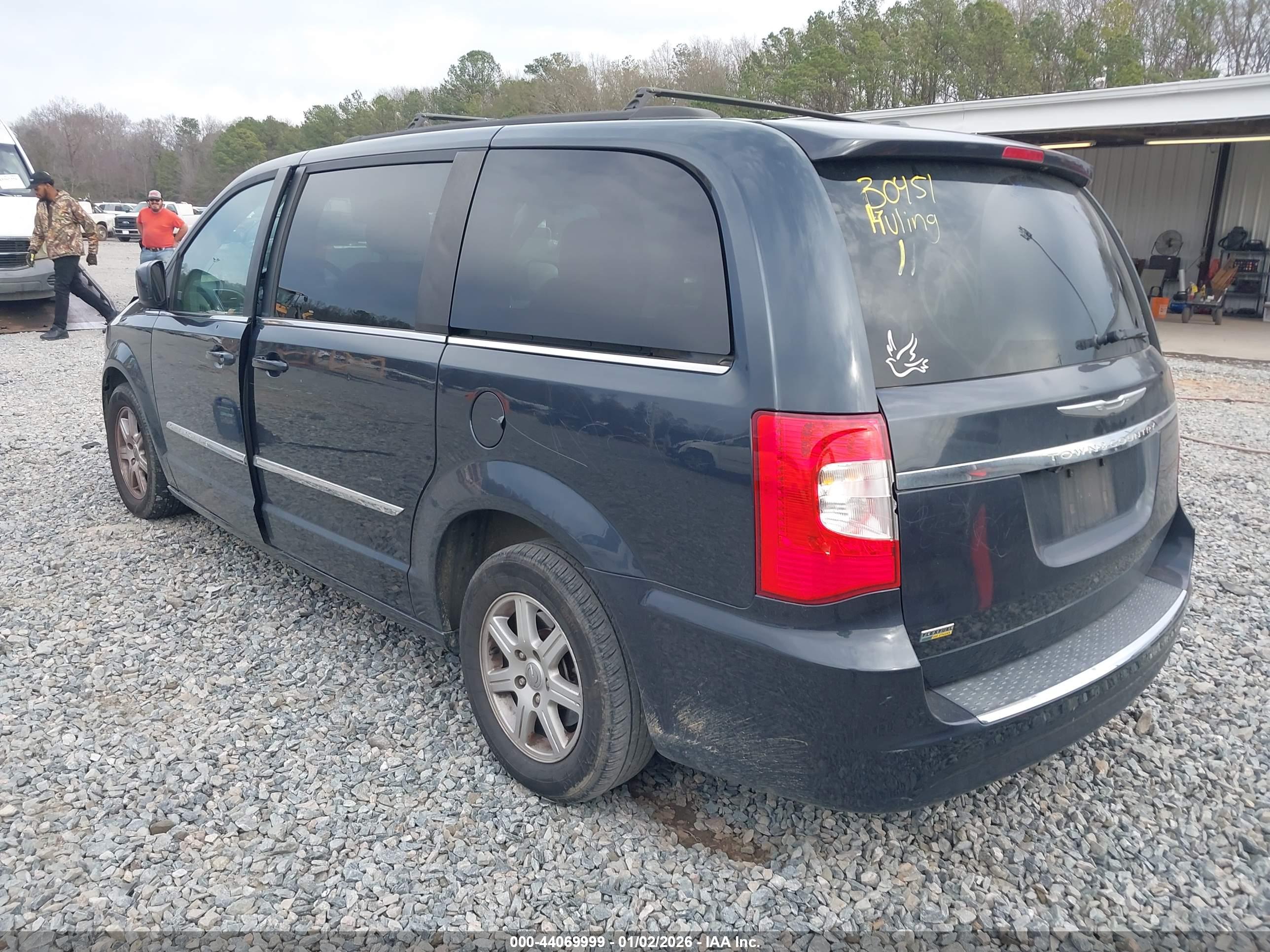 CHRYSLER TOWN image 3