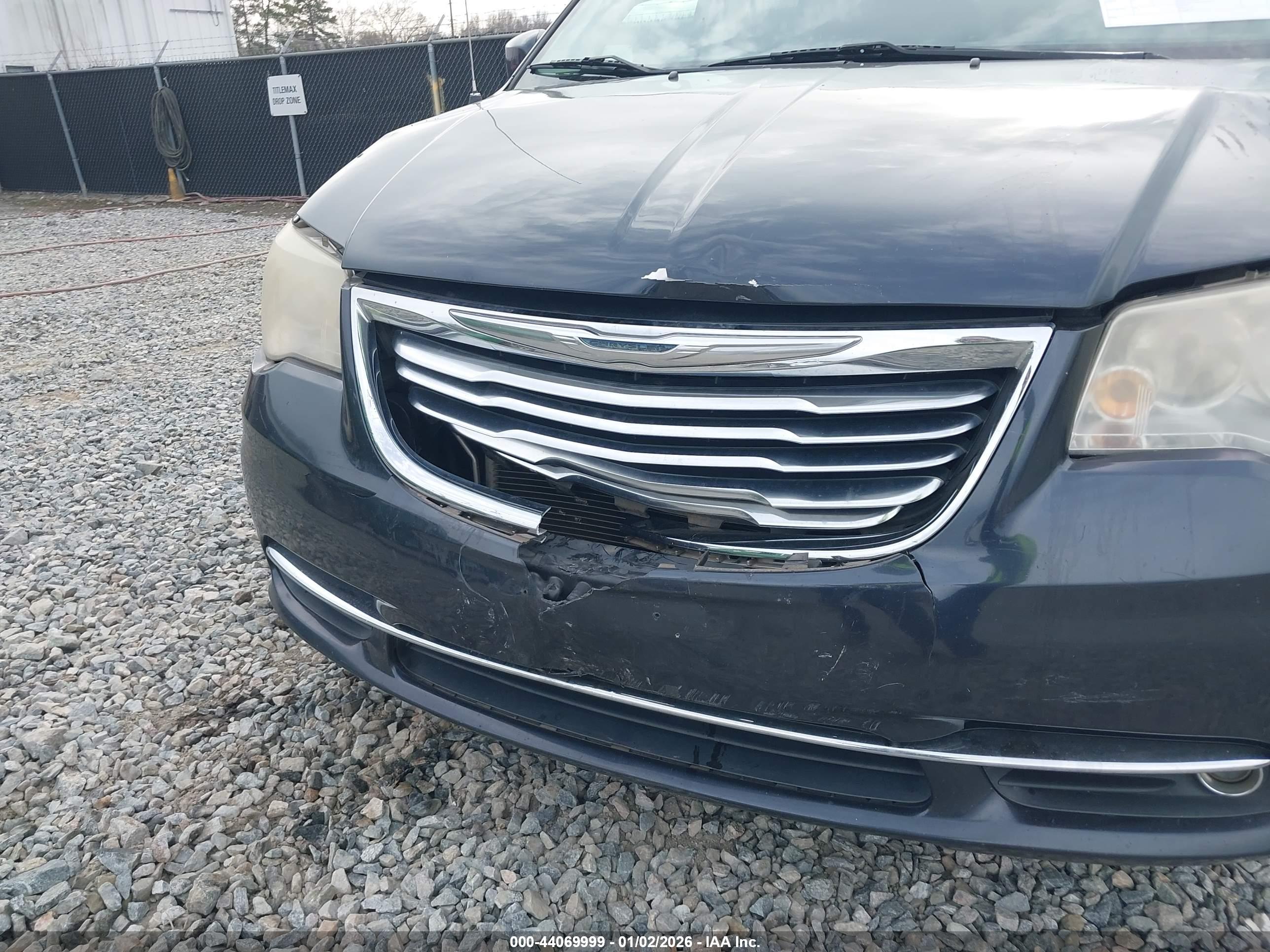 CHRYSLER TOWN image 6