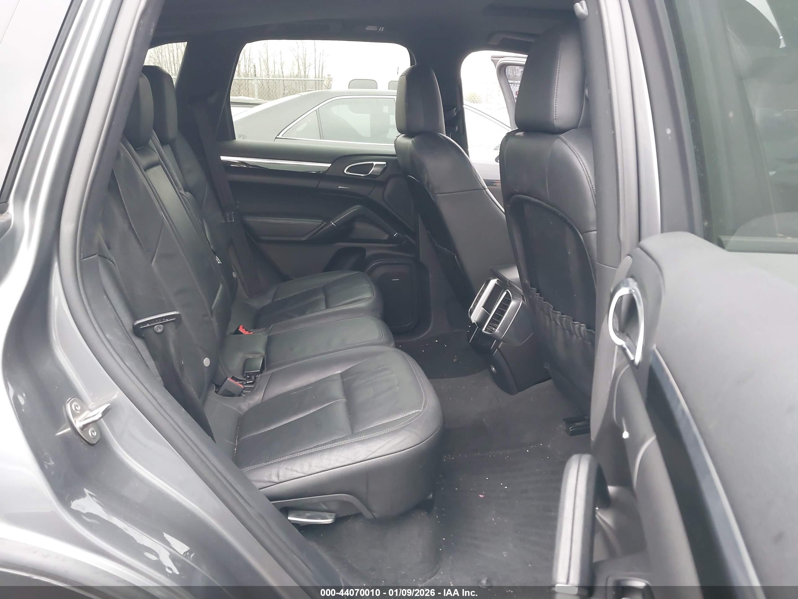 PORSCHE CAYENNE image 8