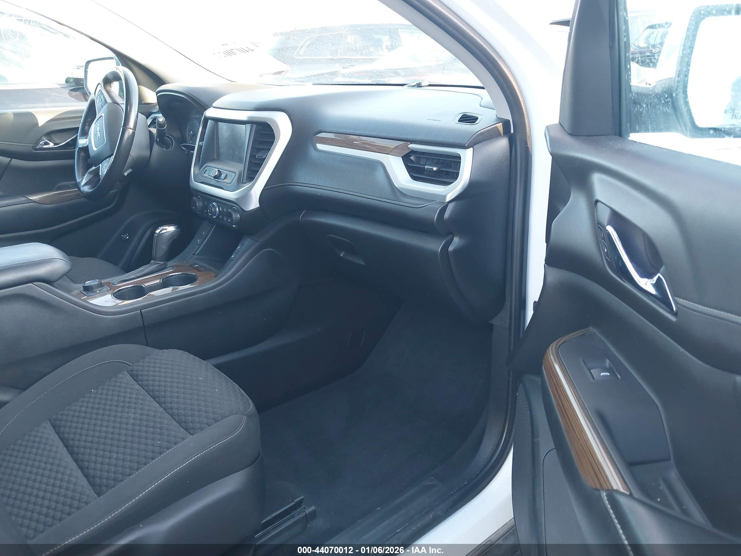 GMC ACADIA image 5
