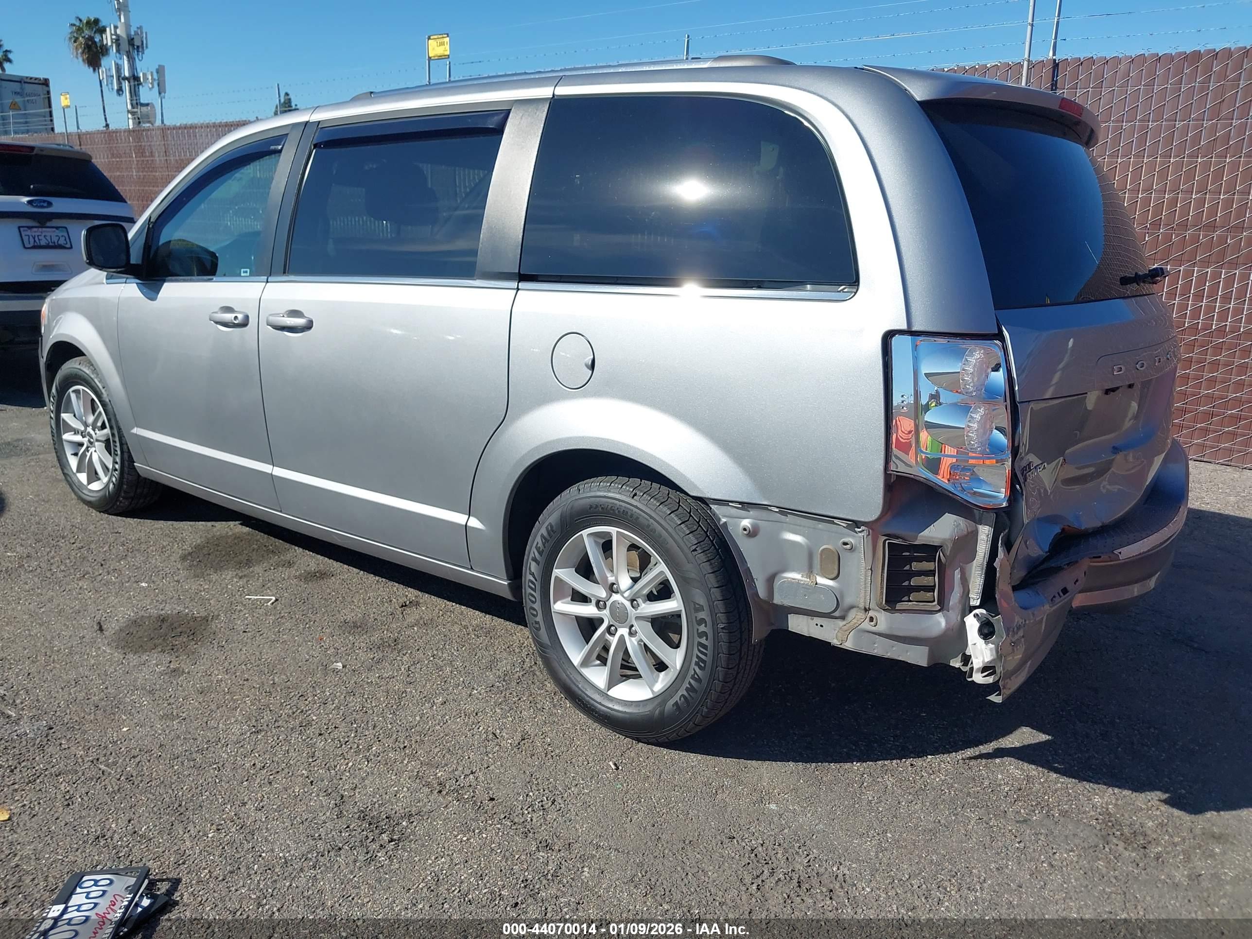 DODGE GRAND image 3