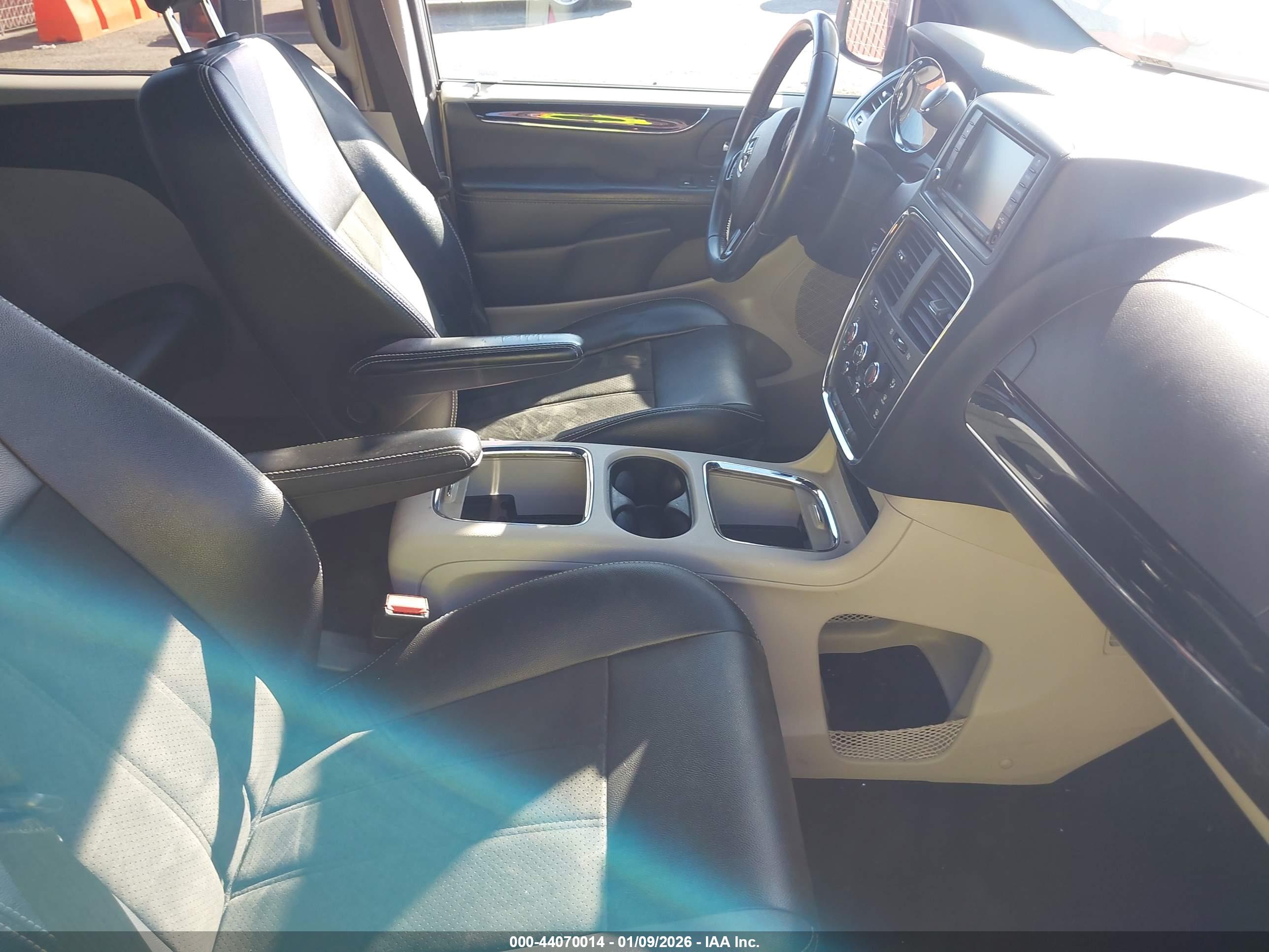 DODGE GRAND image 5