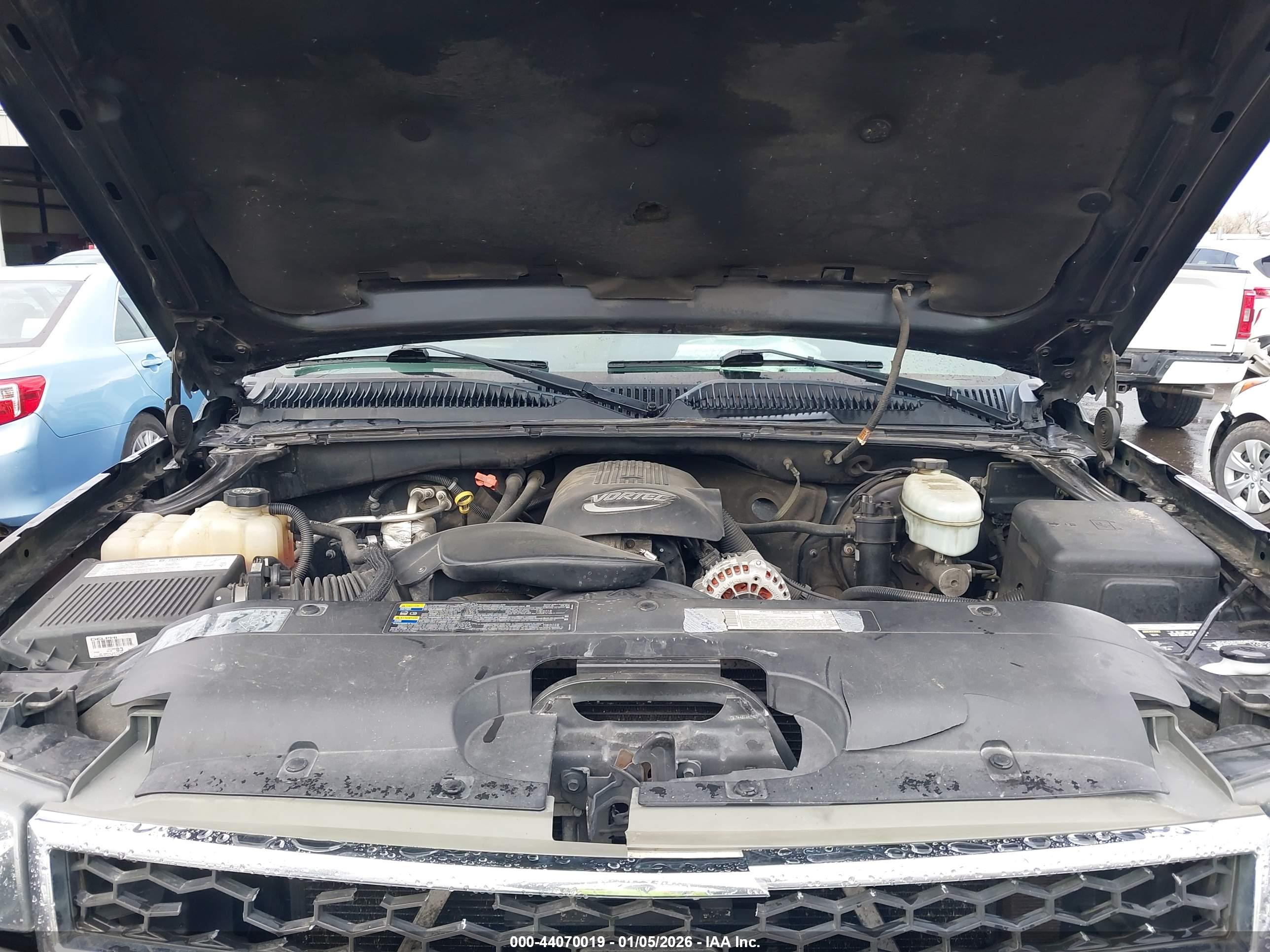 CHEVROLET SILVERADO image 10