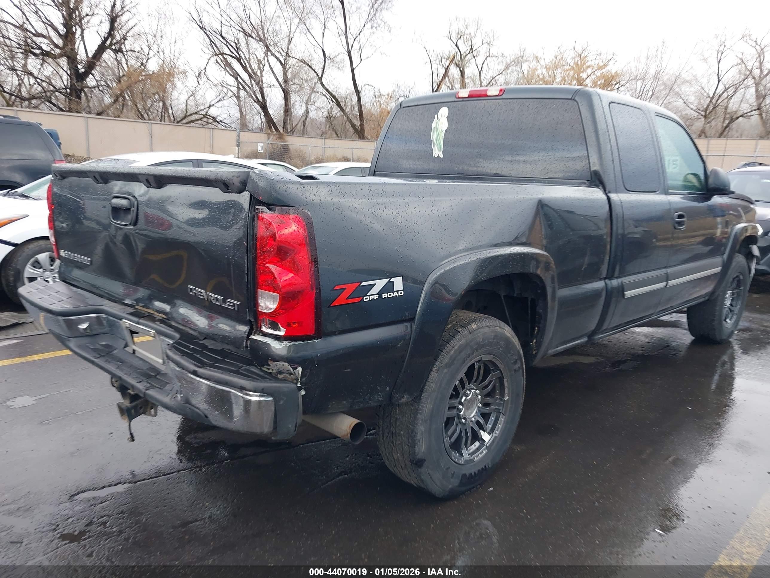 CHEVROLET SILVERADO image 4