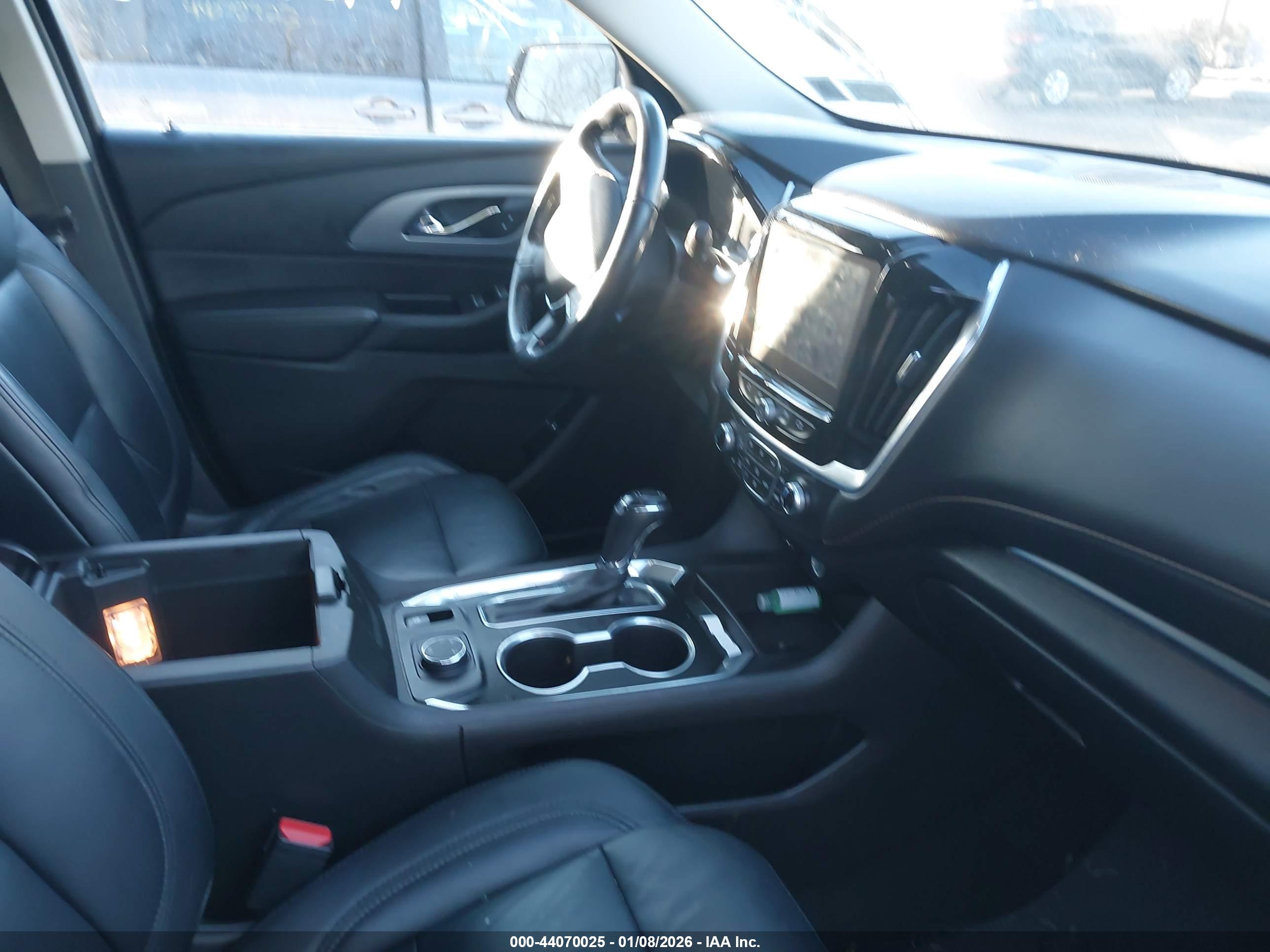 CHEVROLET TRAVERSE image 5
