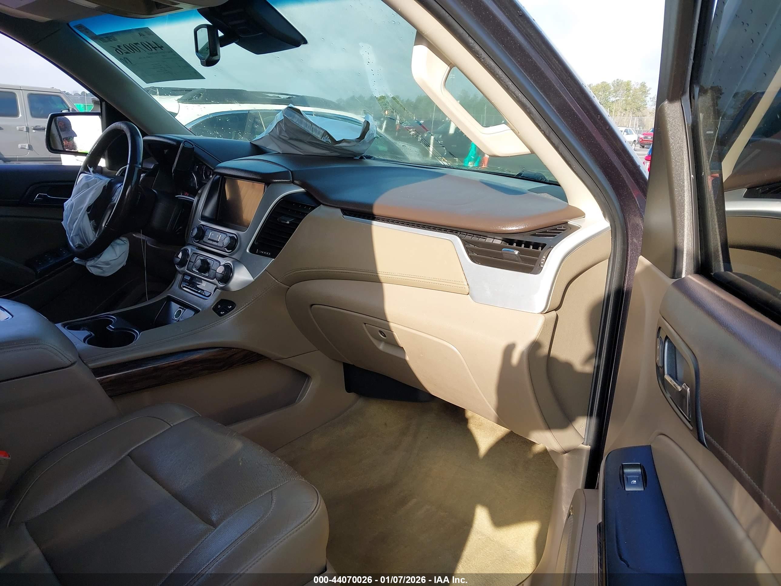 GMC YUKON image 5