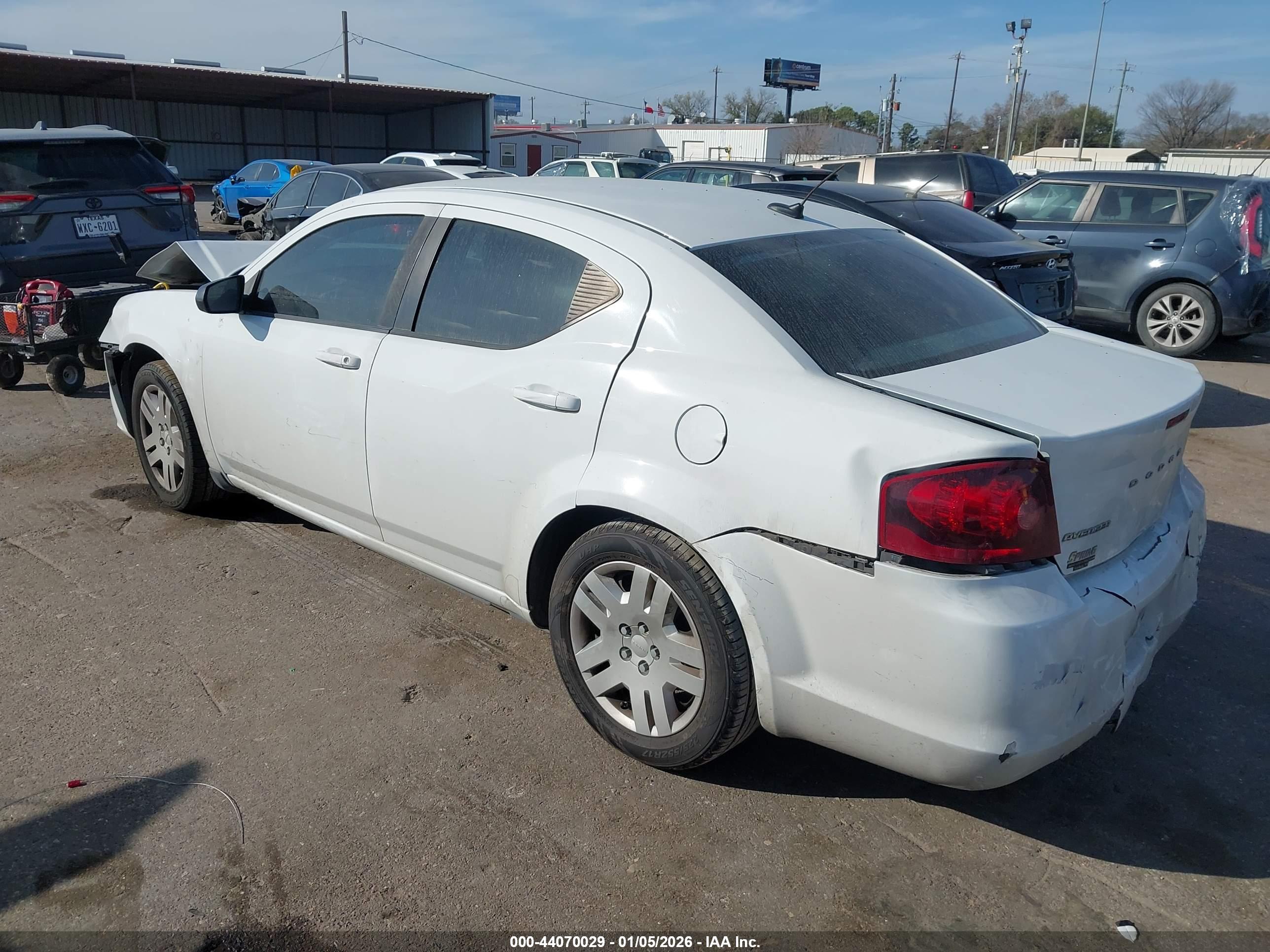 DODGE AVENGER image 3