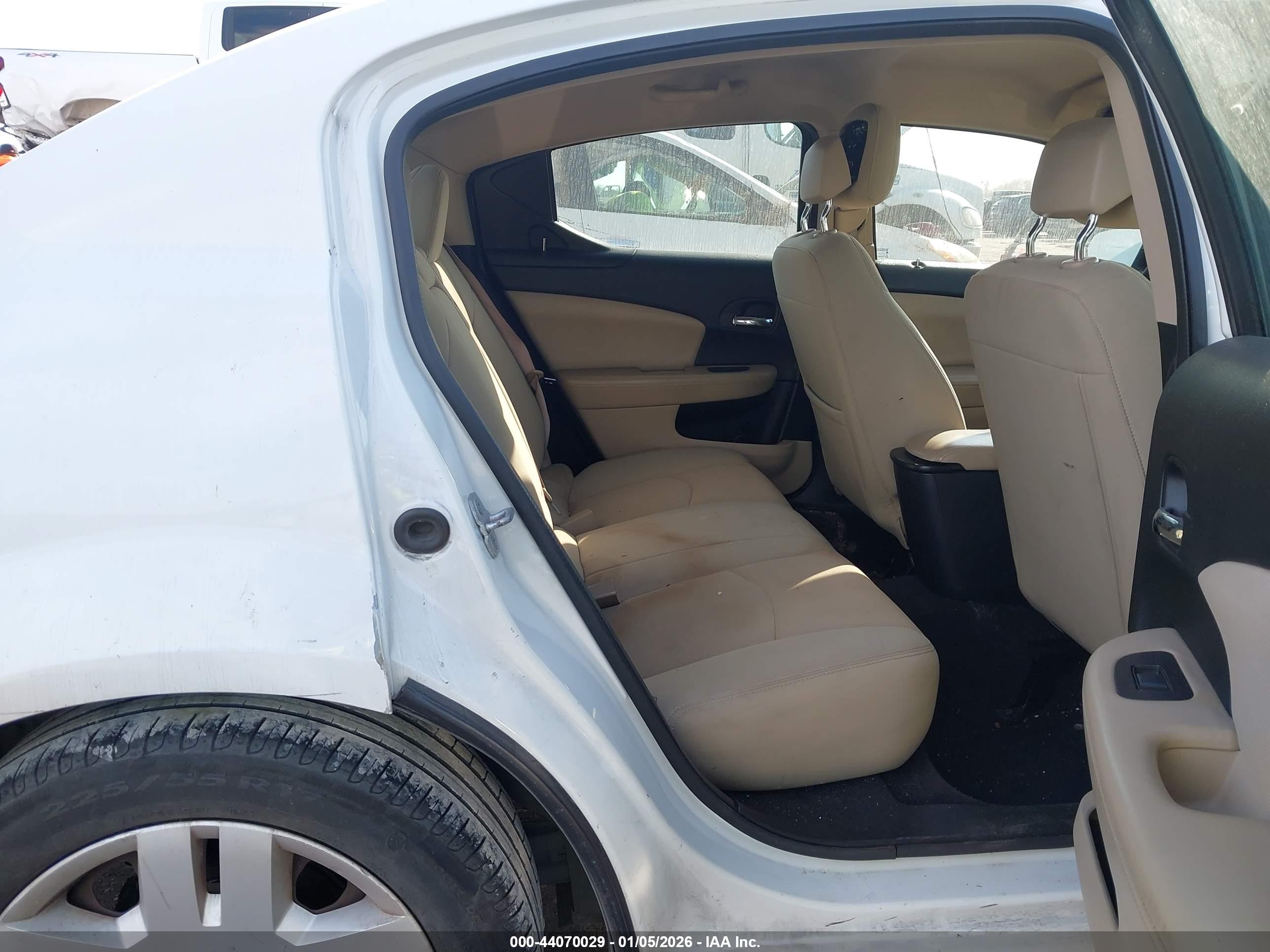 DODGE AVENGER image 8